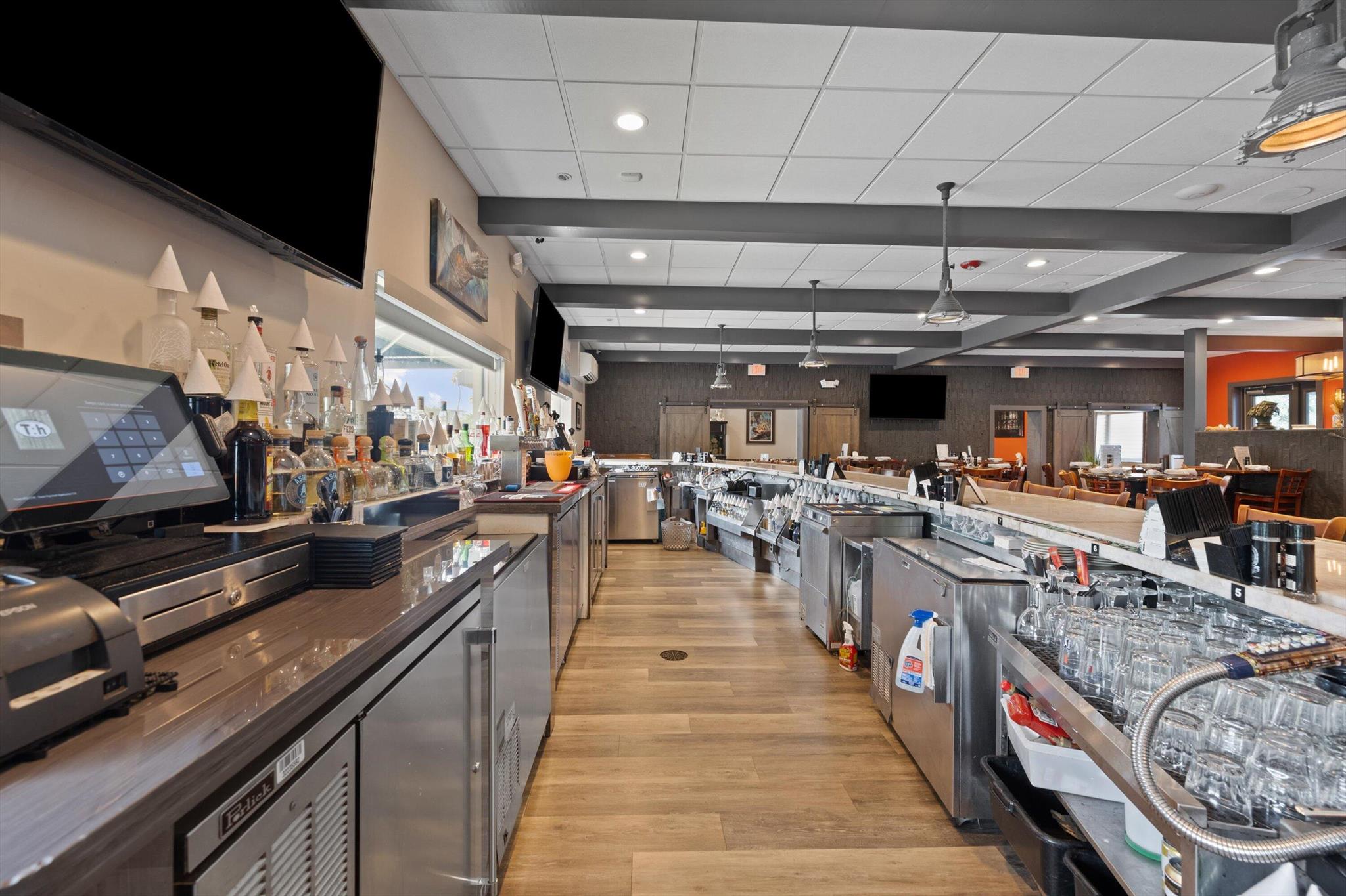 RIVERSIDE PARK - Commercial Sale