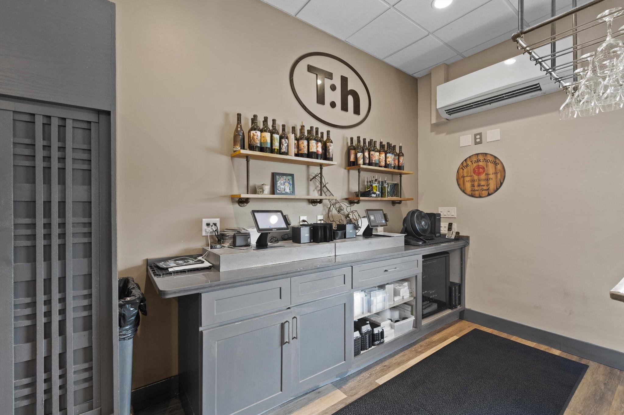 RIVERSIDE PARK - Commercial Sale