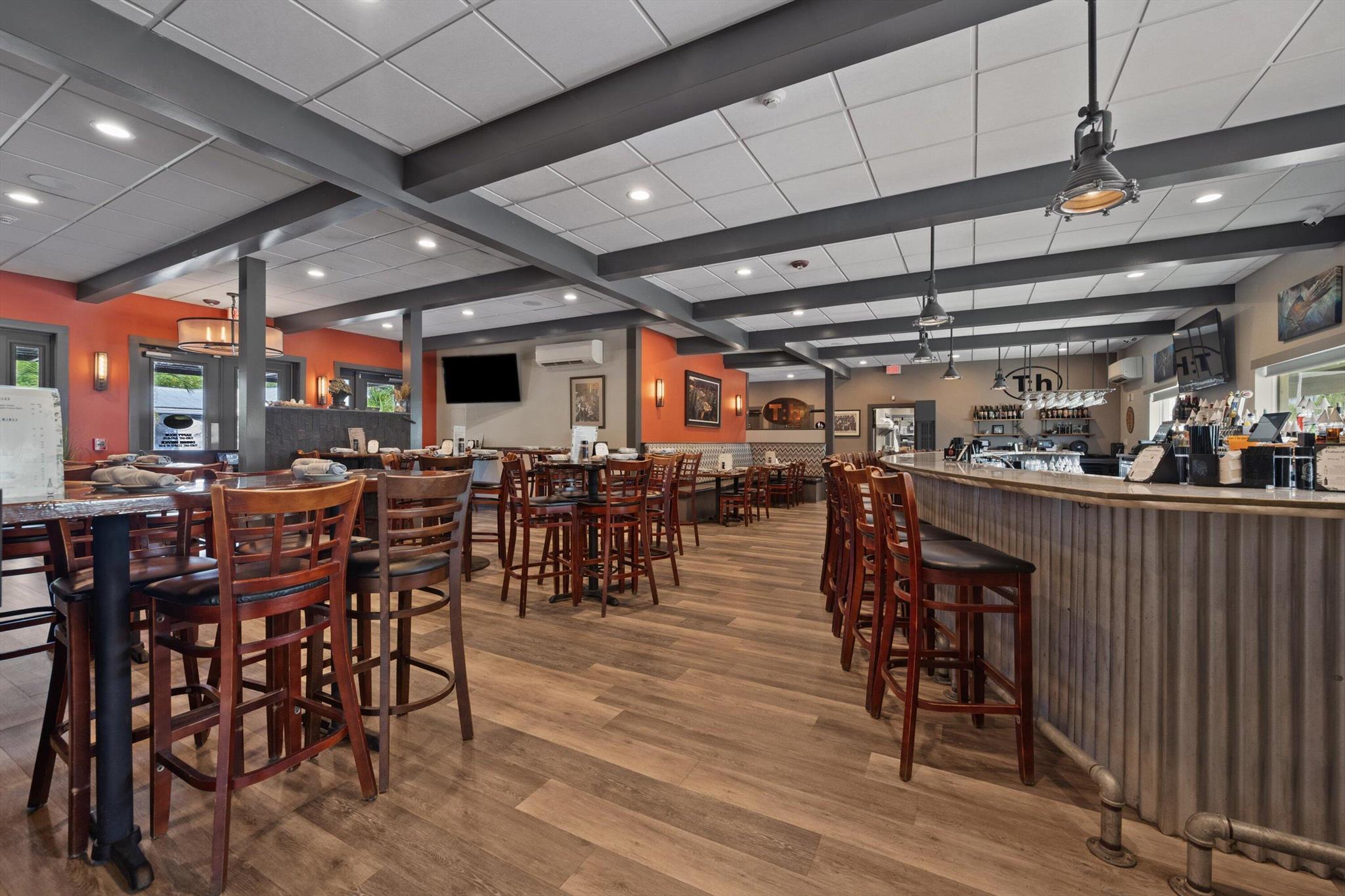 RIVERSIDE PARK - Commercial Sale