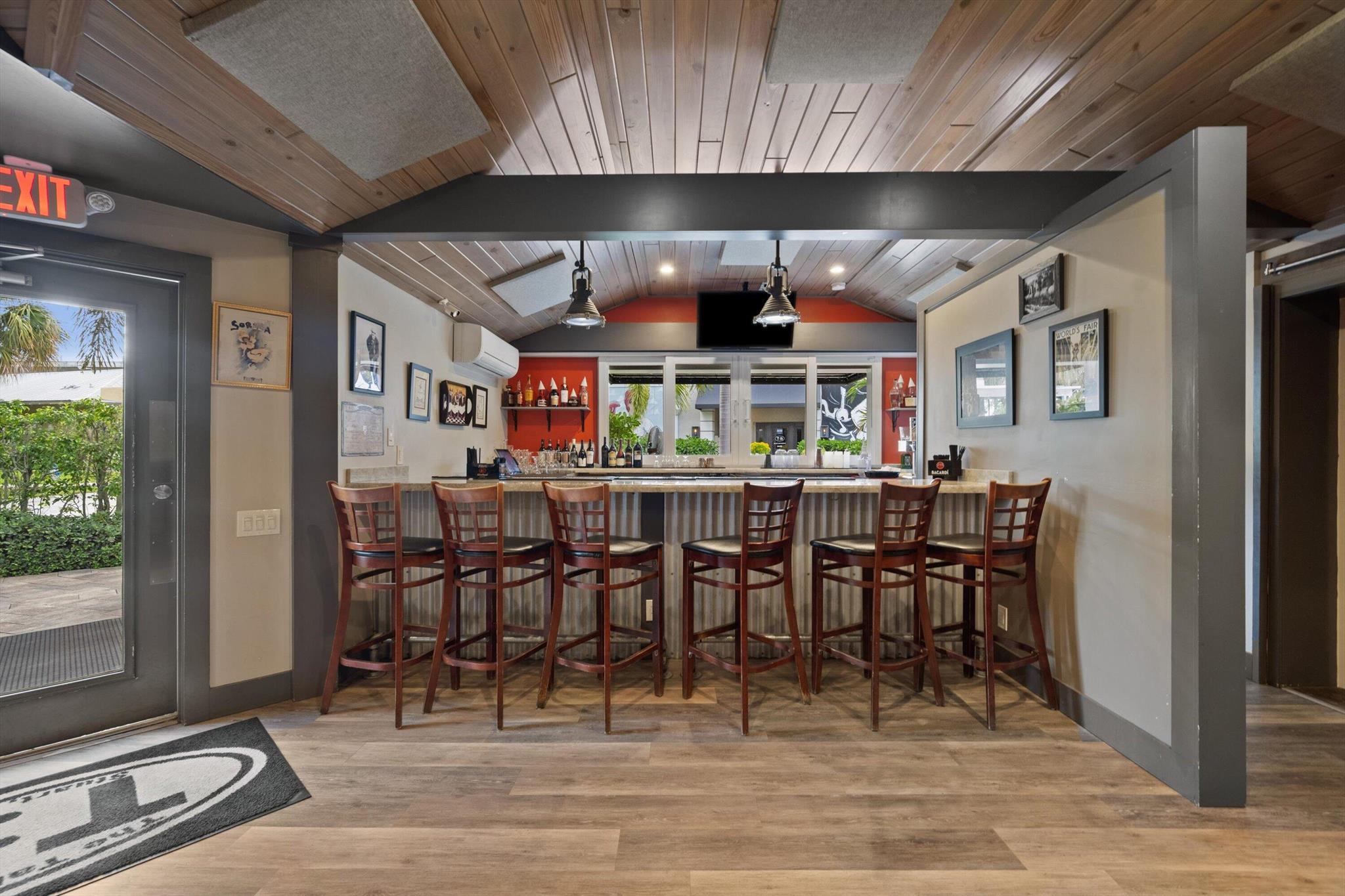 RIVERSIDE PARK - Commercial Sale