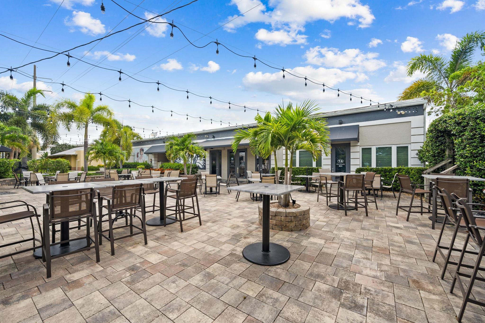 RIVERSIDE PARK - Commercial Sale