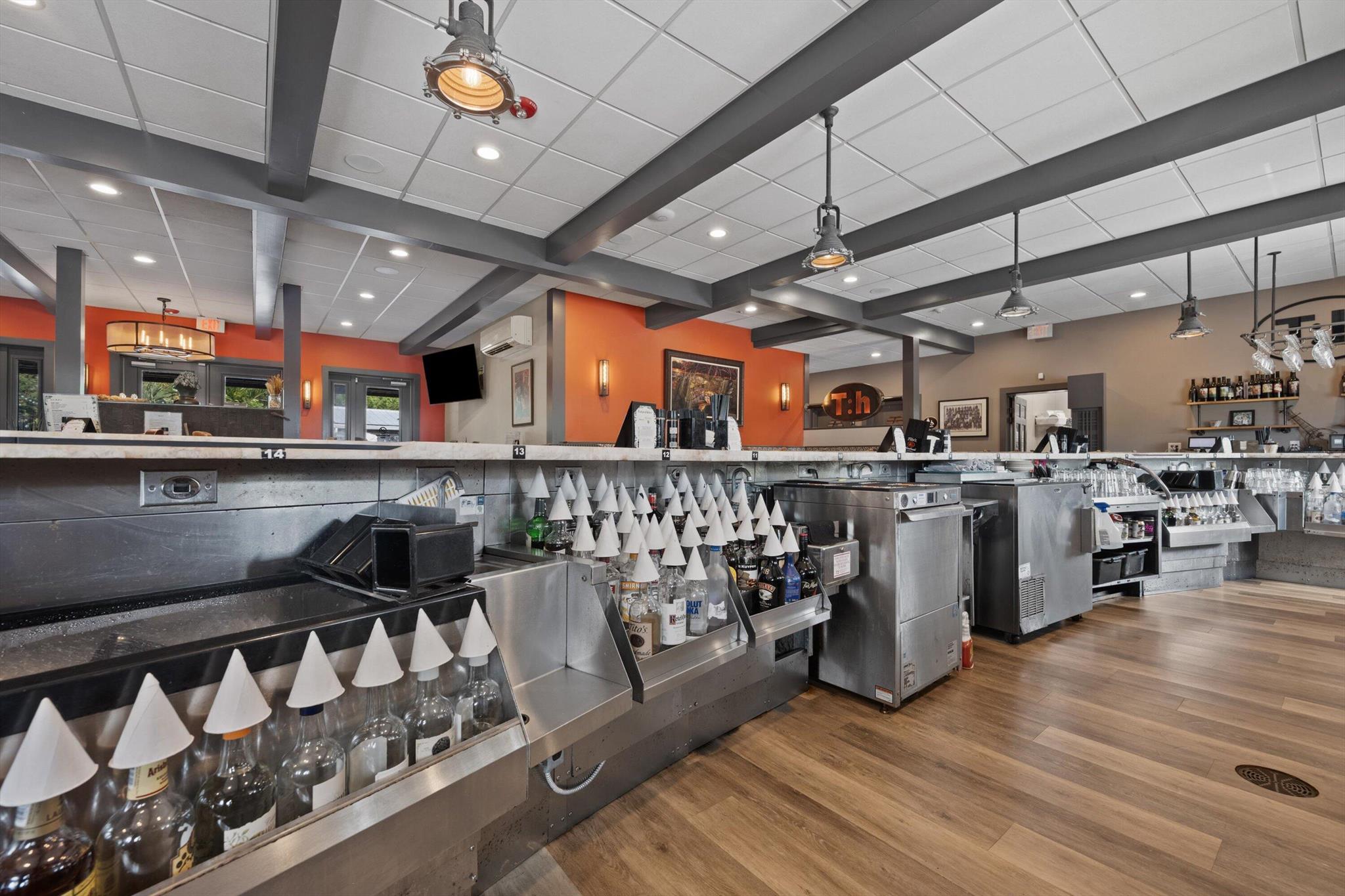 RIVERSIDE PARK - Commercial Sale