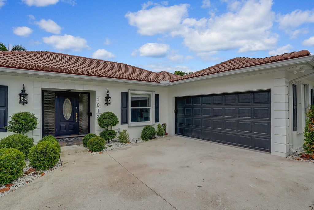 Photo of 1012 W Camino Real Real, Boca Raton, FL 33486 (MLS # R11119327)