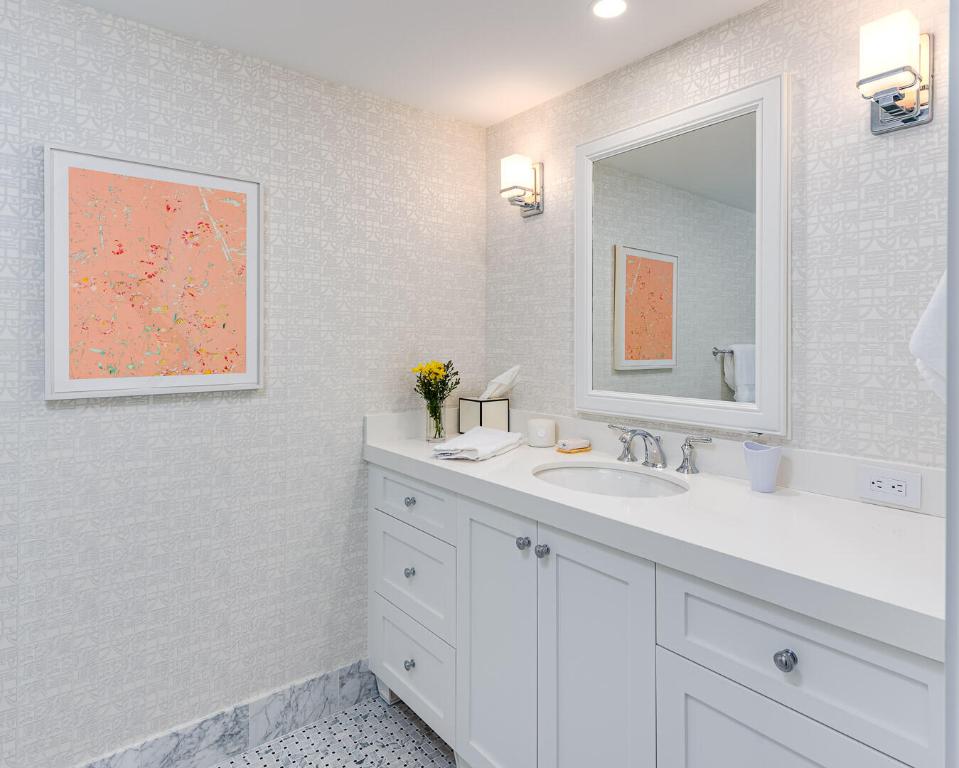 TWO THOUSAND CONDO - Residential