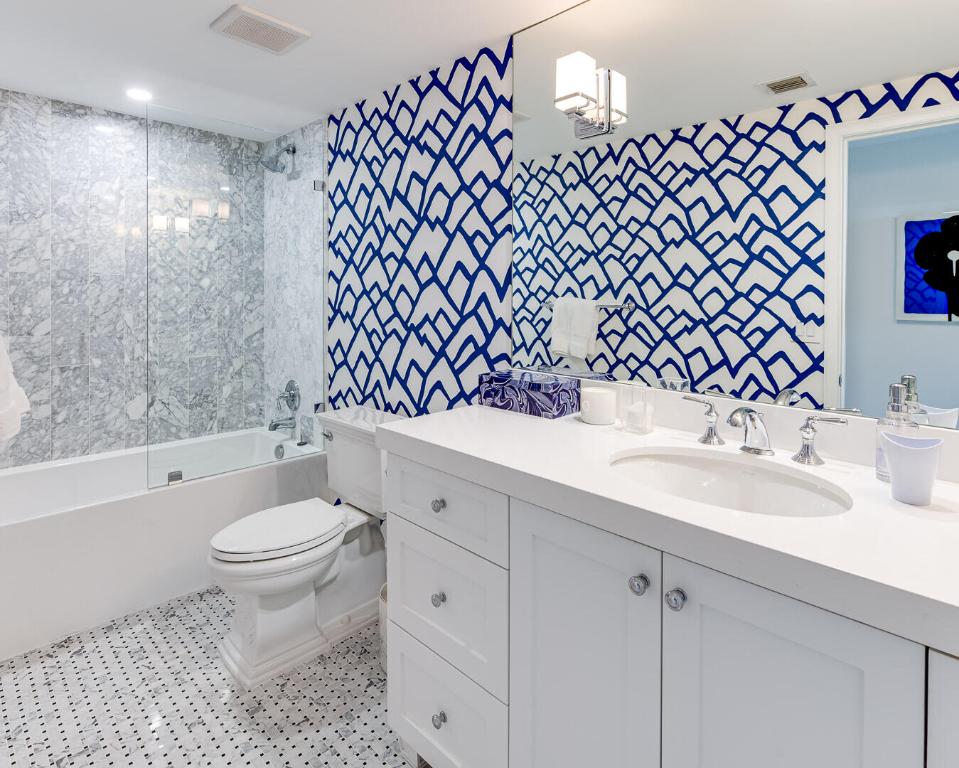 TWO THOUSAND CONDO - Residential