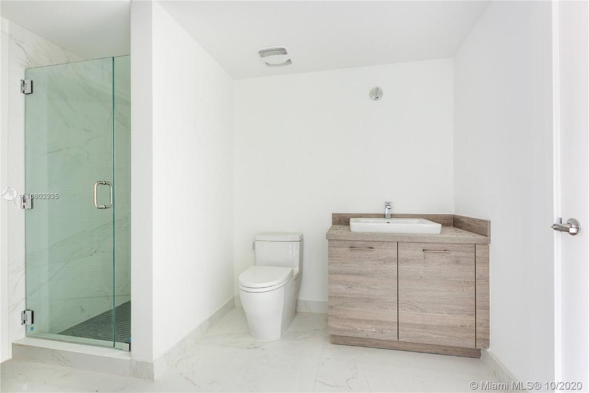 400 SUNNY ISLES CONDO EAST - Residential Lease