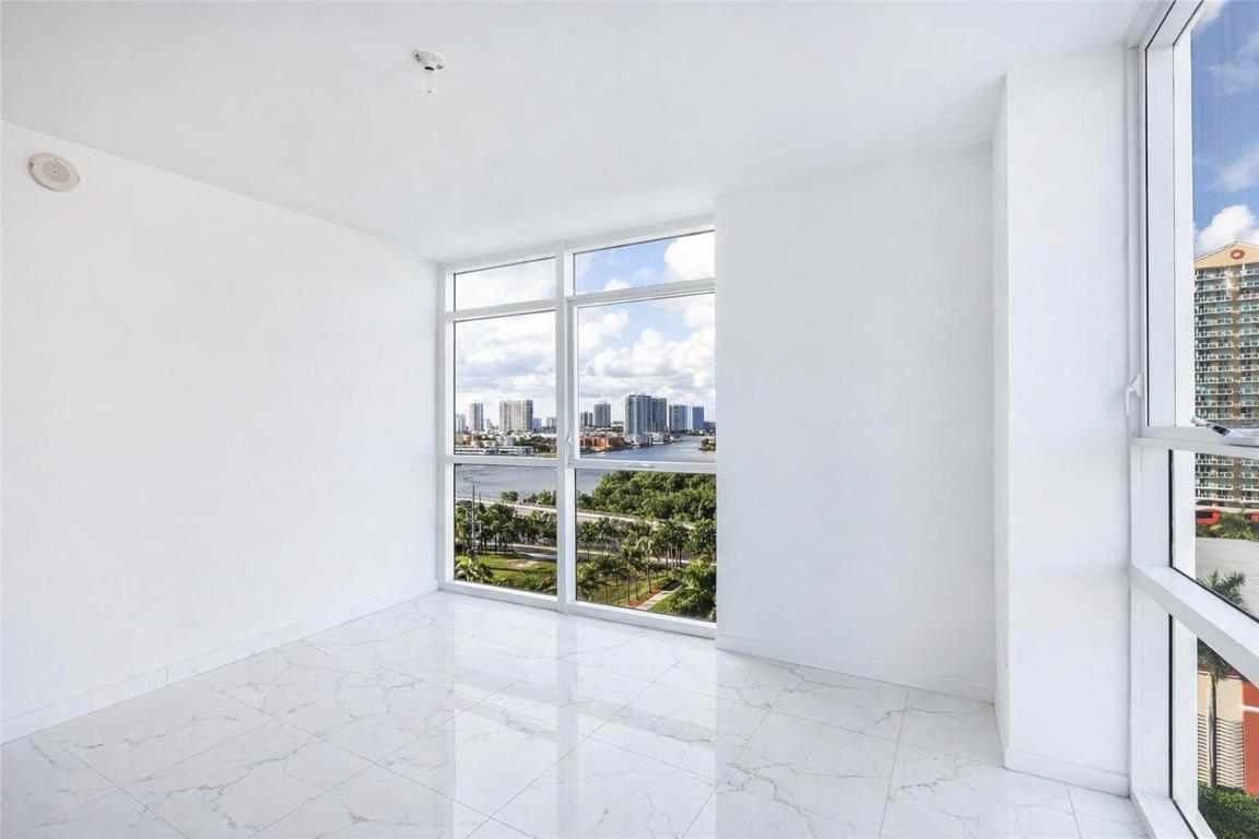 400 SUNNY ISLES CONDO EAST - Residential Lease