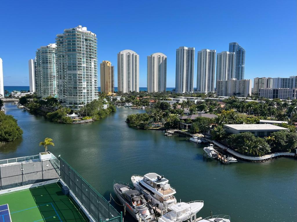 400 SUNNY ISLES CONDO EAST - Residential Lease