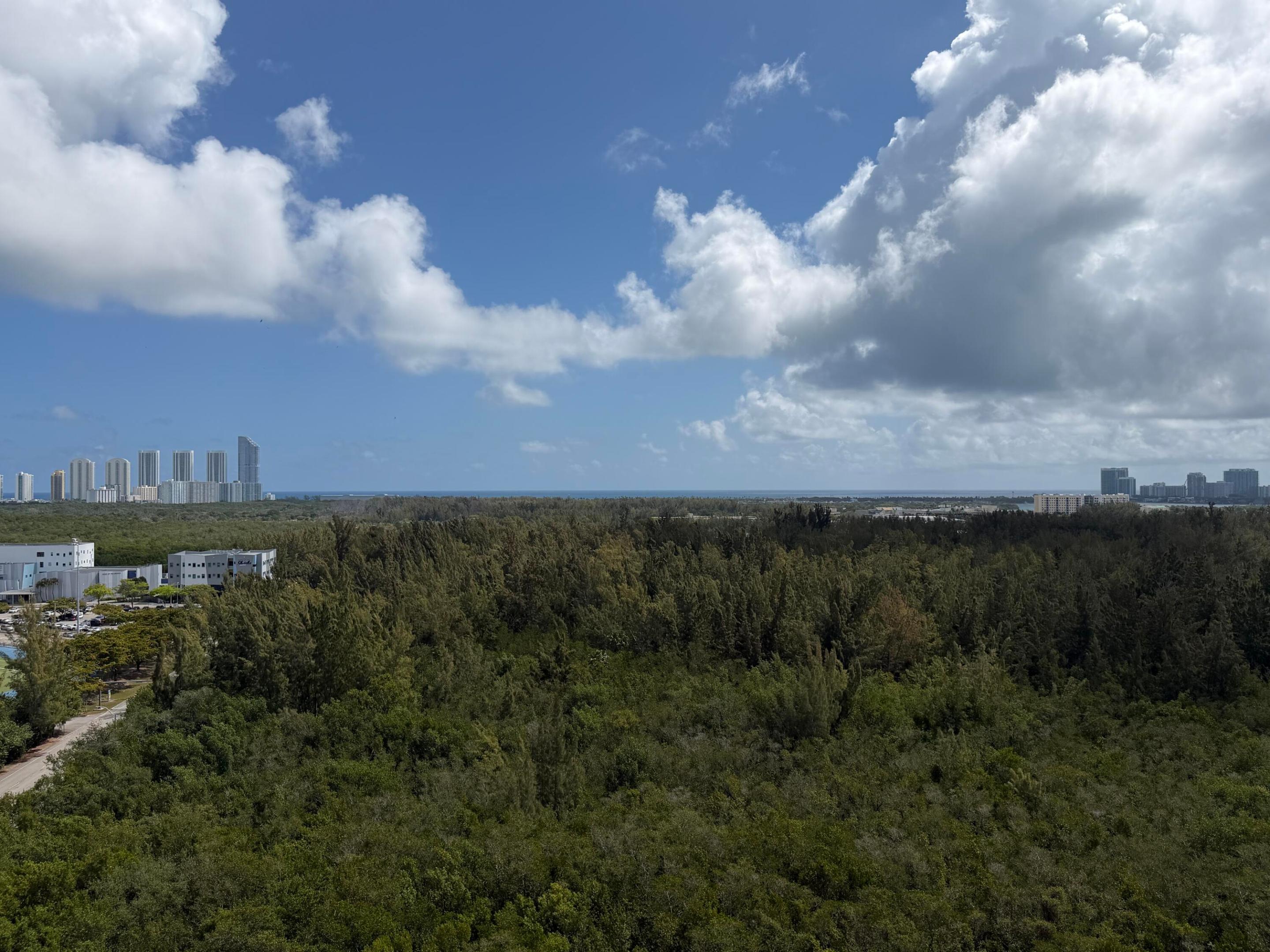 THE OAKS I CONDO - Residential