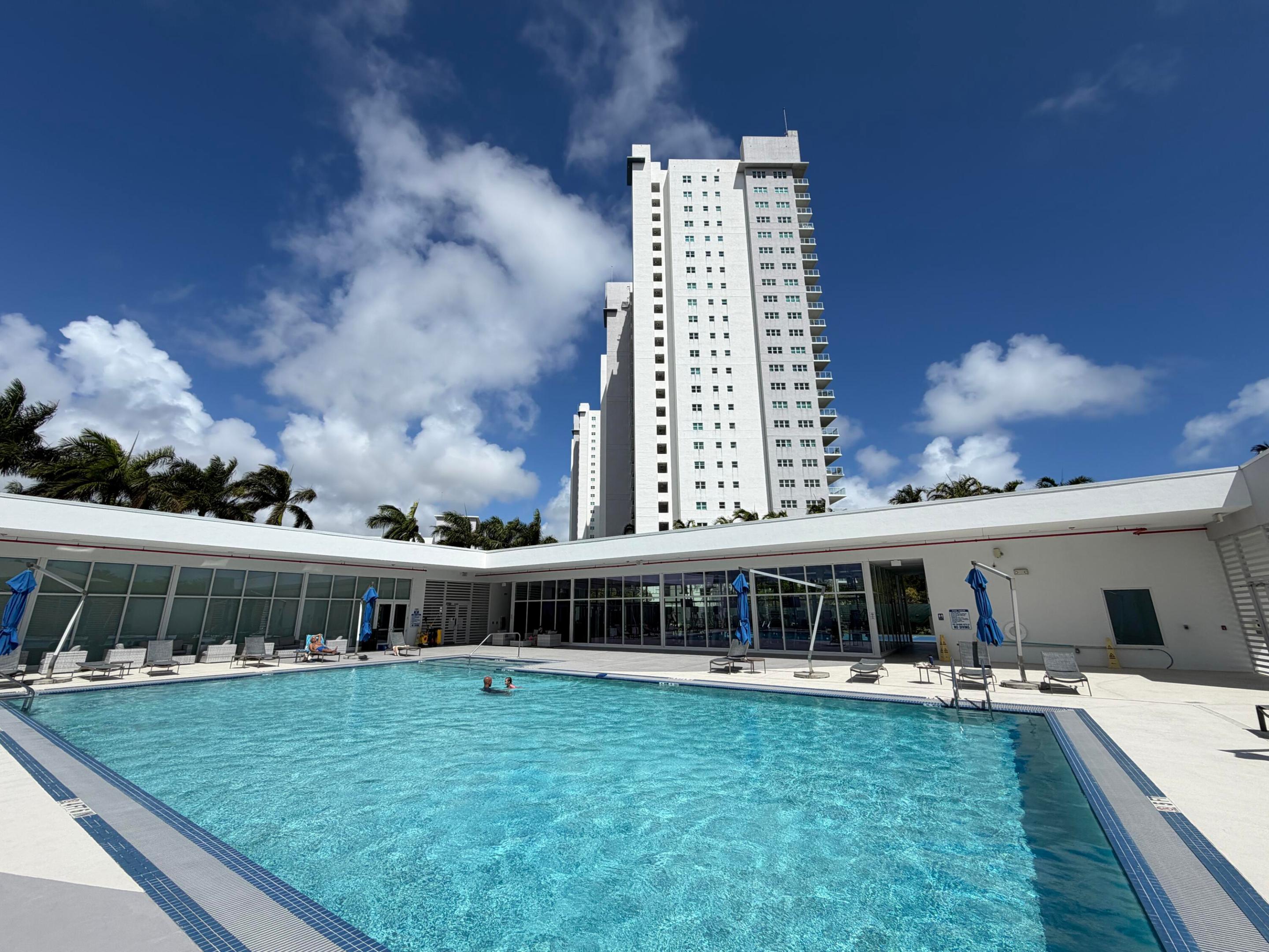 THE OAKS I CONDO - Residential