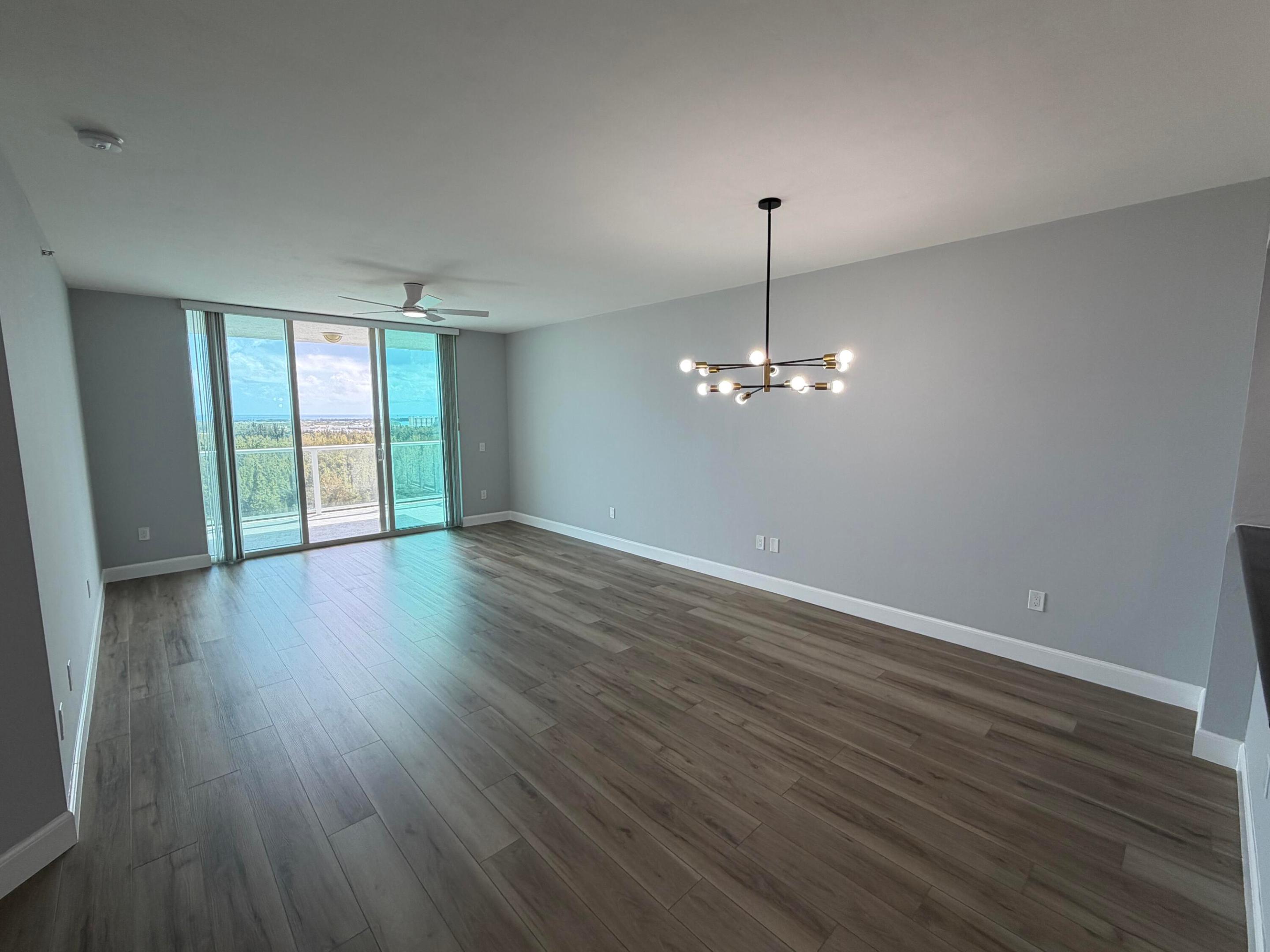 THE OAKS I CONDO - Residential