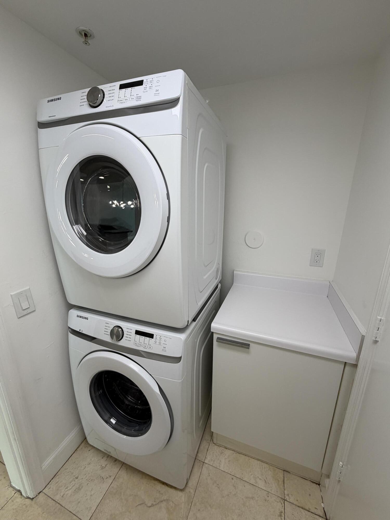 THE OAKS I CONDO - Residential