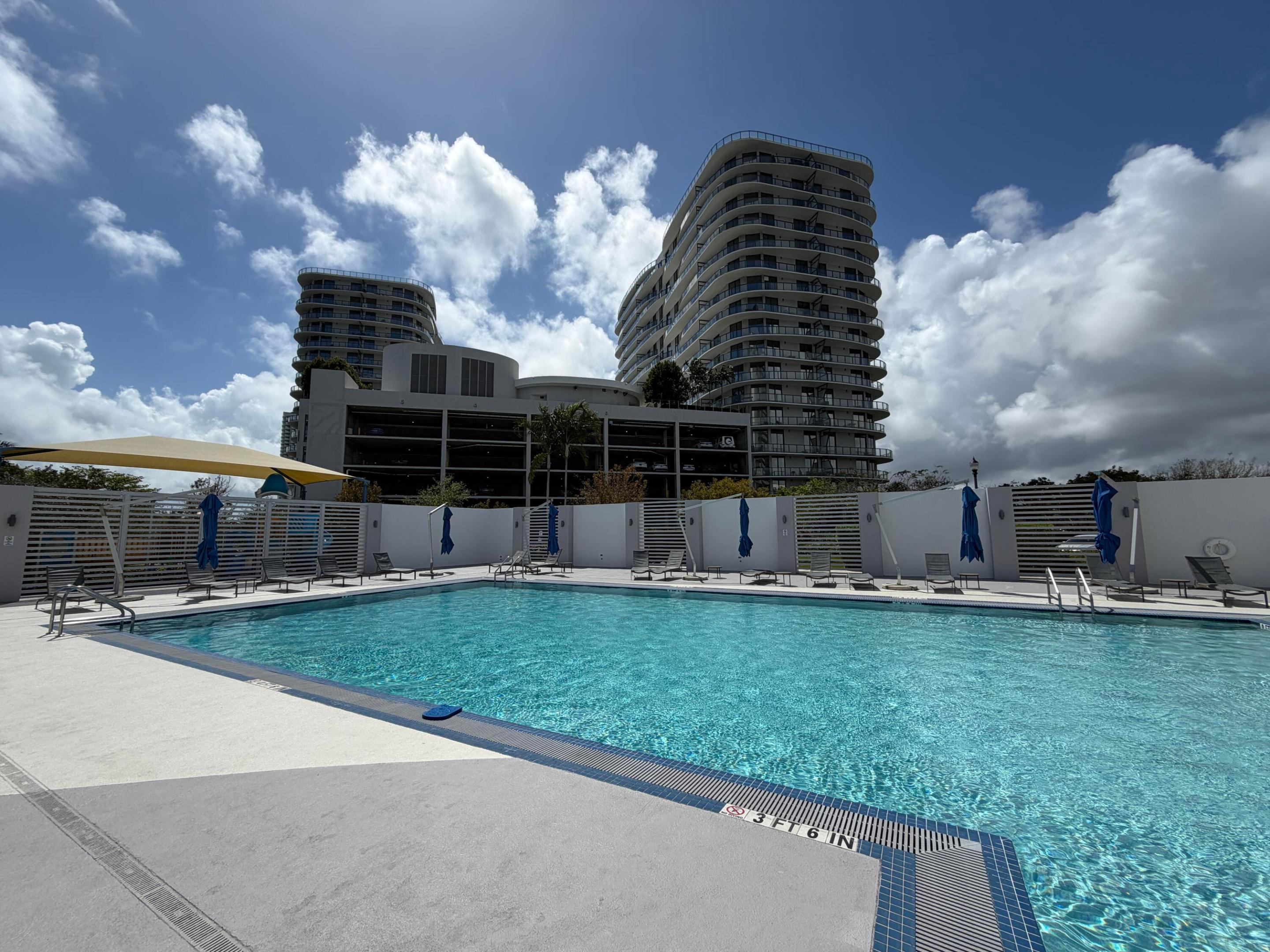 THE OAKS I CONDO - Residential