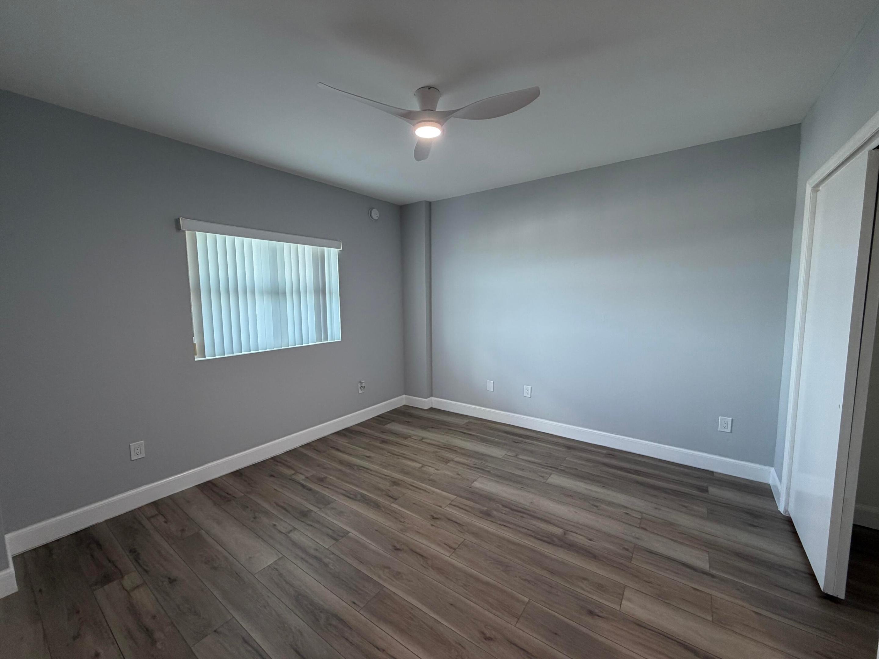 THE OAKS I CONDO - Residential