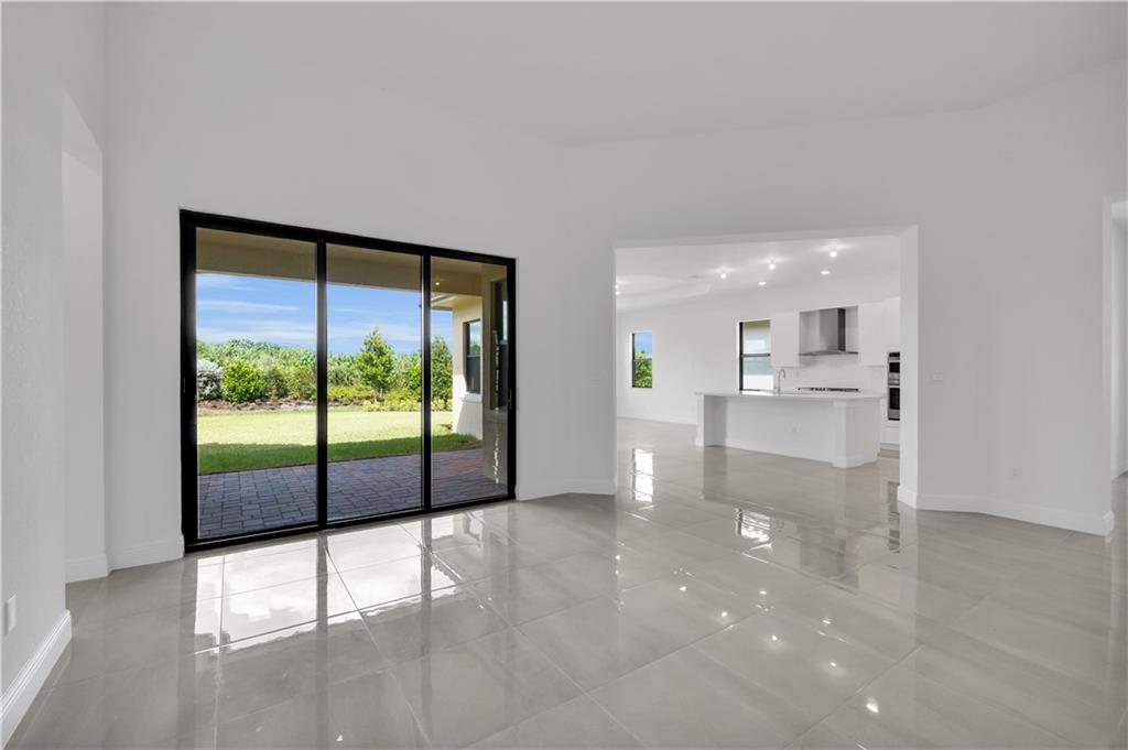 Parkland Bay 183-49 B - Residential