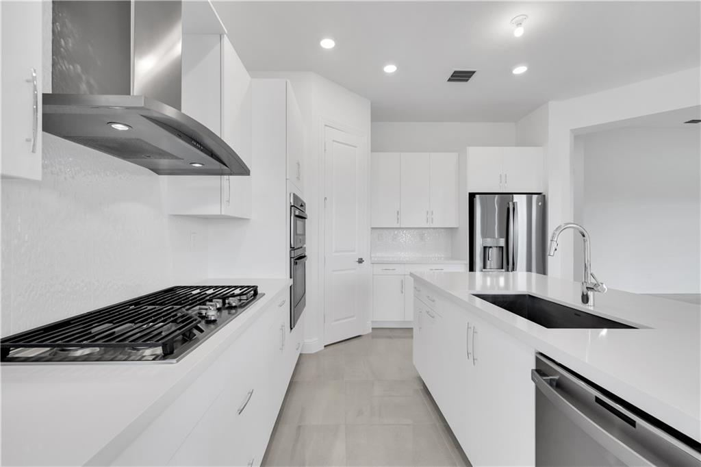 Parkland Bay 183-49 B - Residential