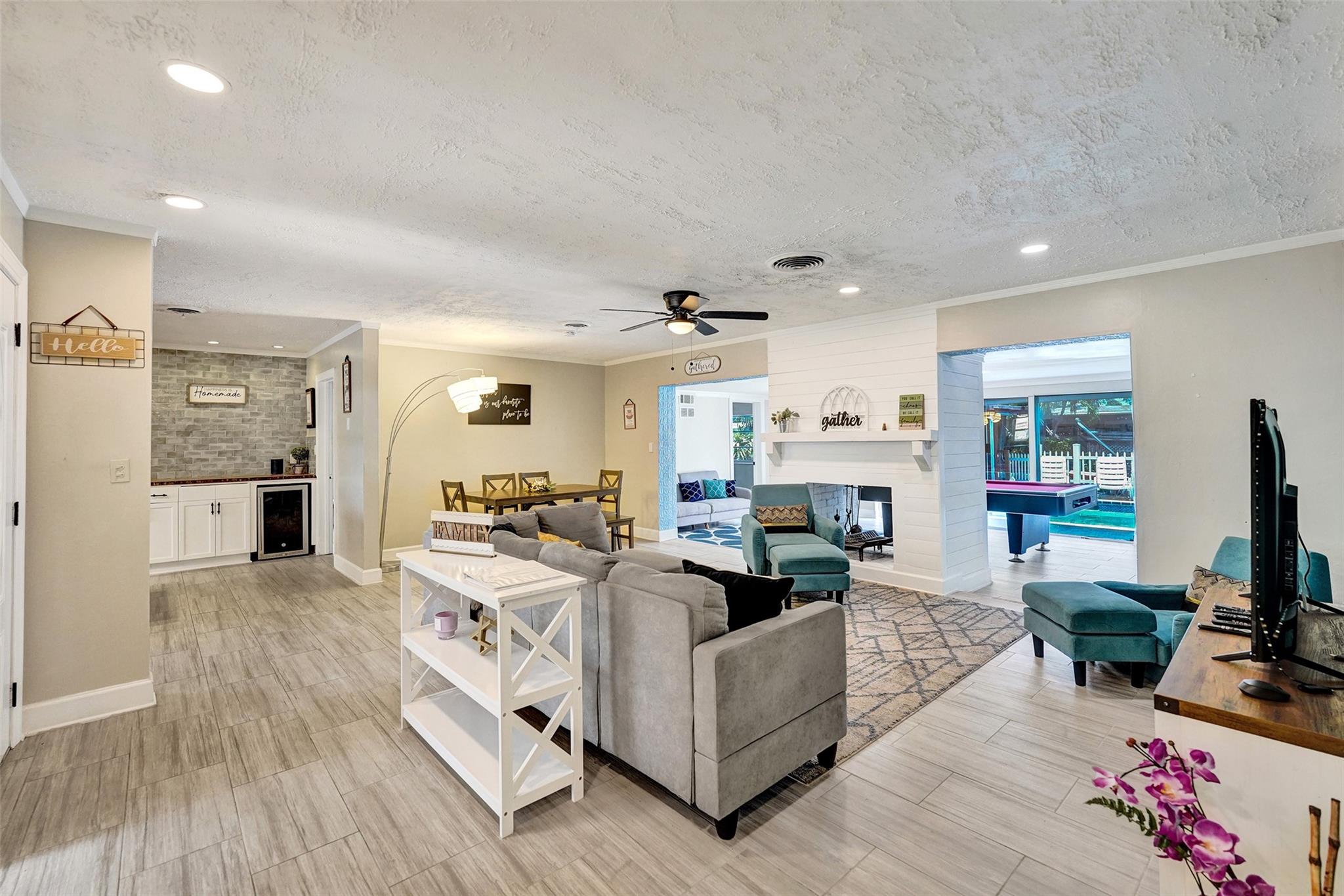 ROYAL PALM ACRES FIRST SE - Residential