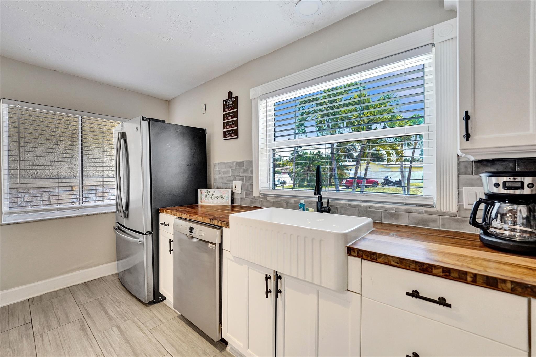 ROYAL PALM ACRES FIRST SE - Residential