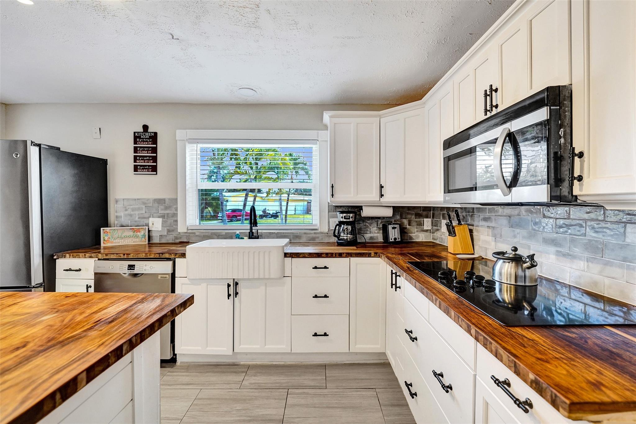 ROYAL PALM ACRES FIRST SE - Residential