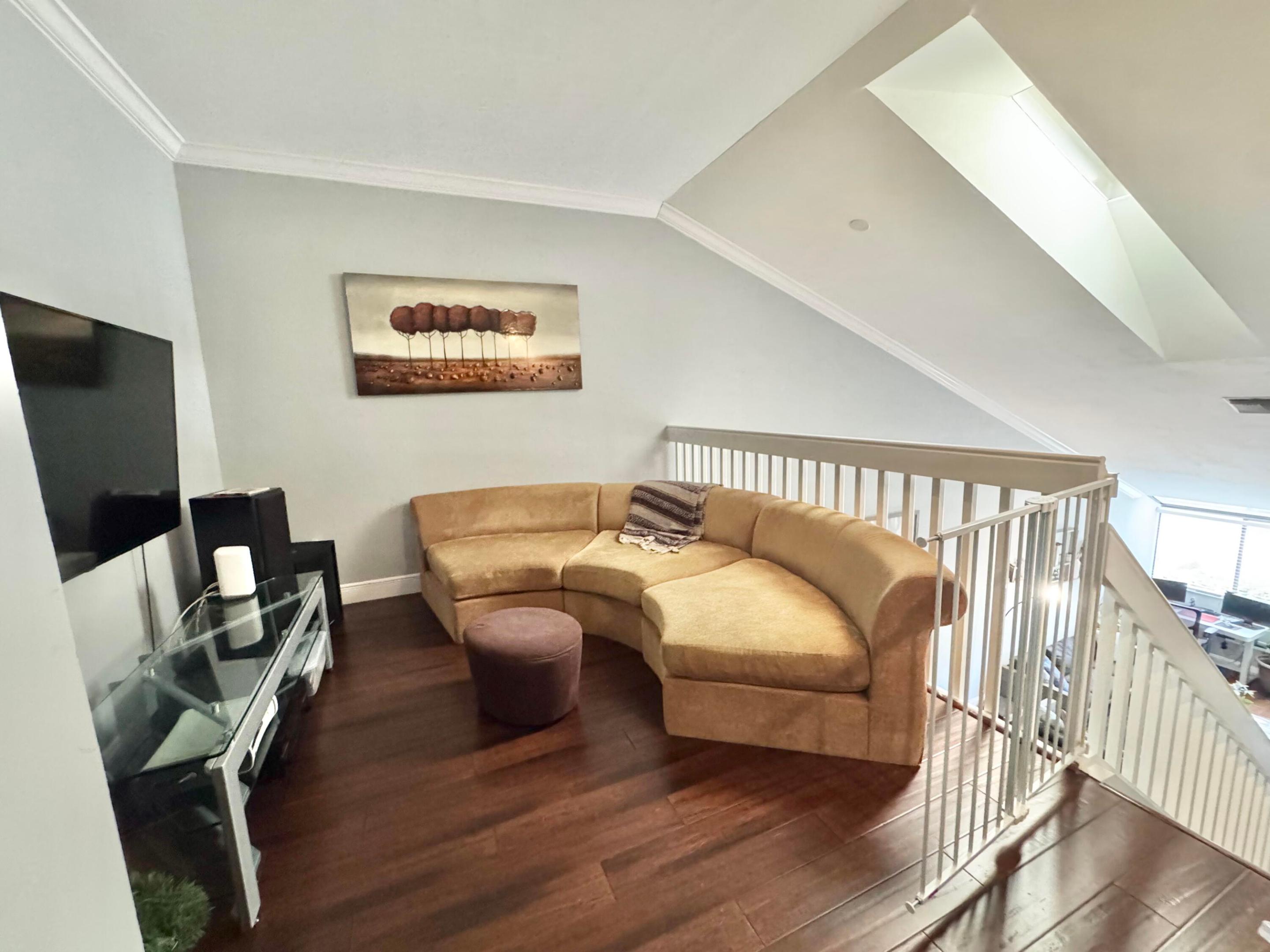 ROCK ISLAND LAND CORP - Residential Lease