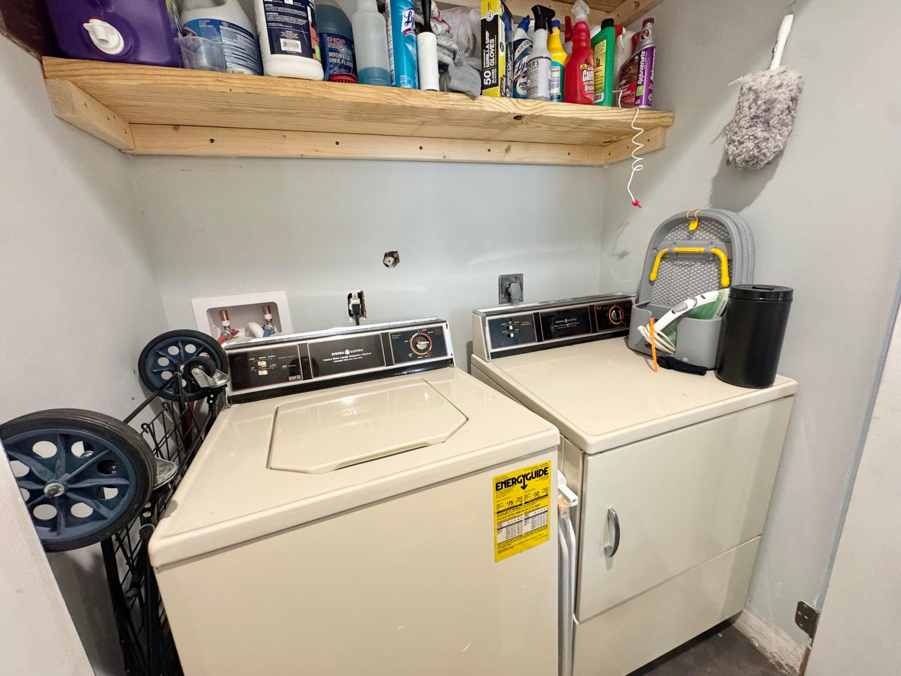 ROCK ISLAND LAND CORP - Residential Lease