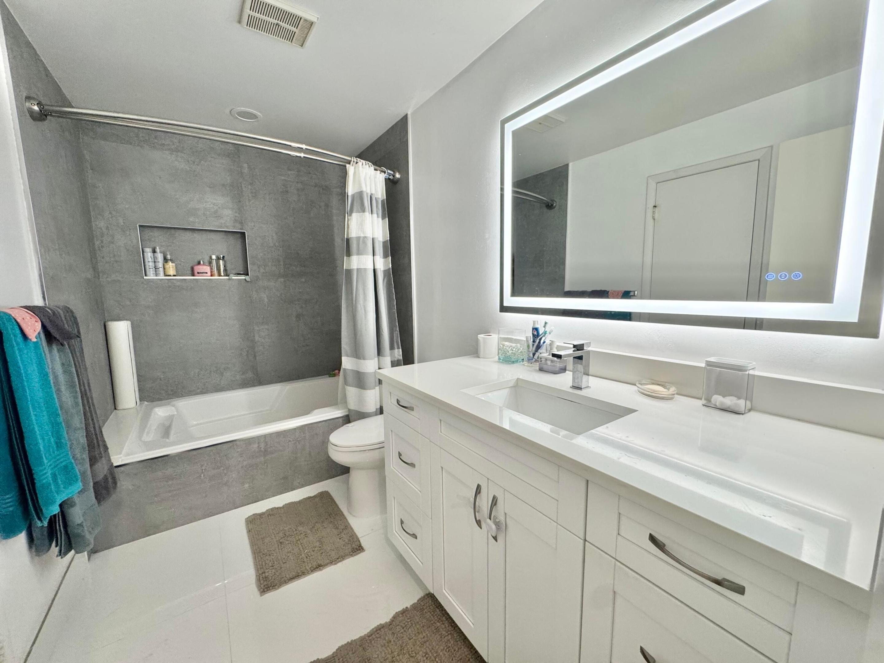 ROCK ISLAND LAND CORP - Residential Lease