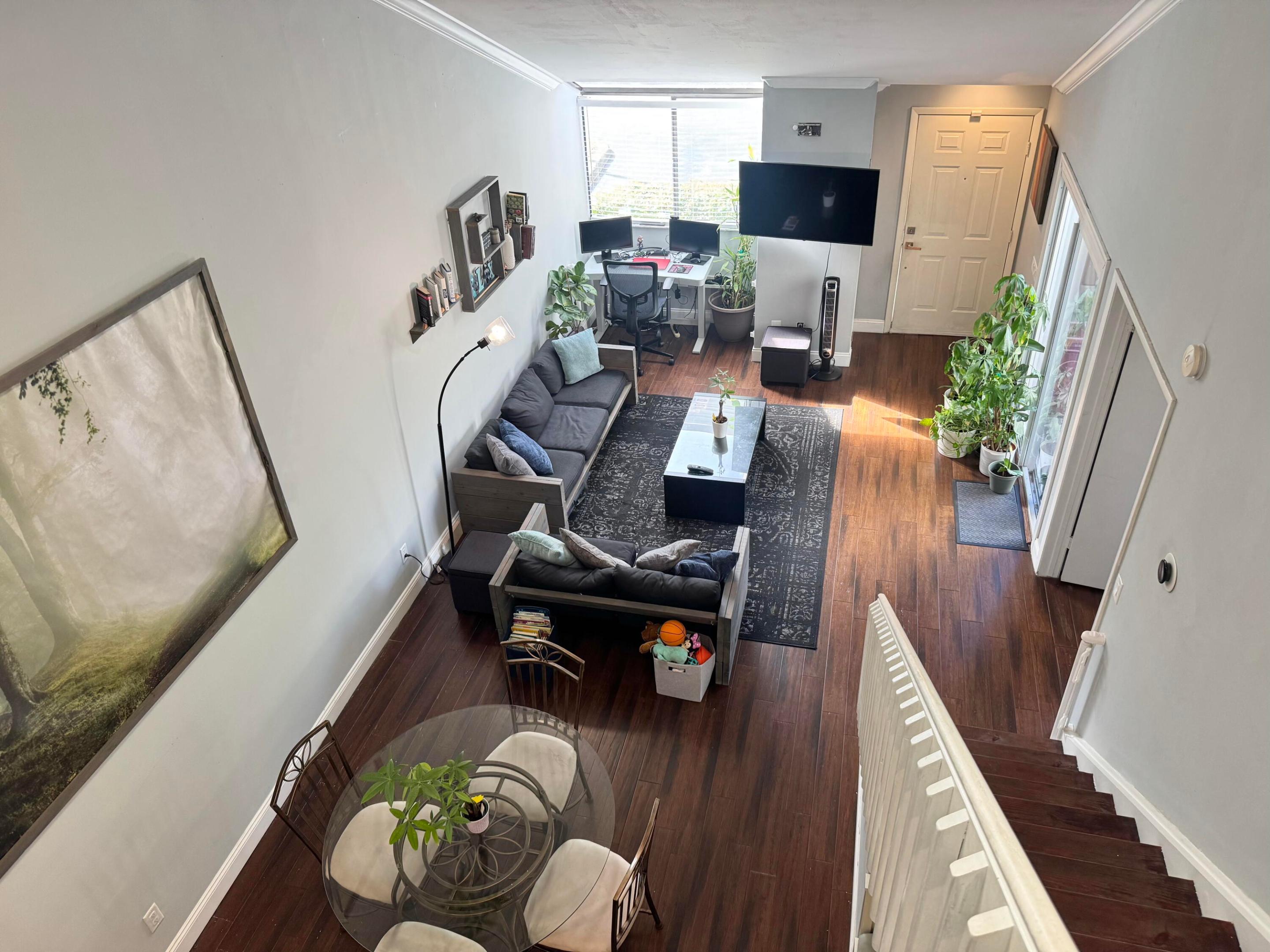 ROCK ISLAND LAND CORP - Residential Lease