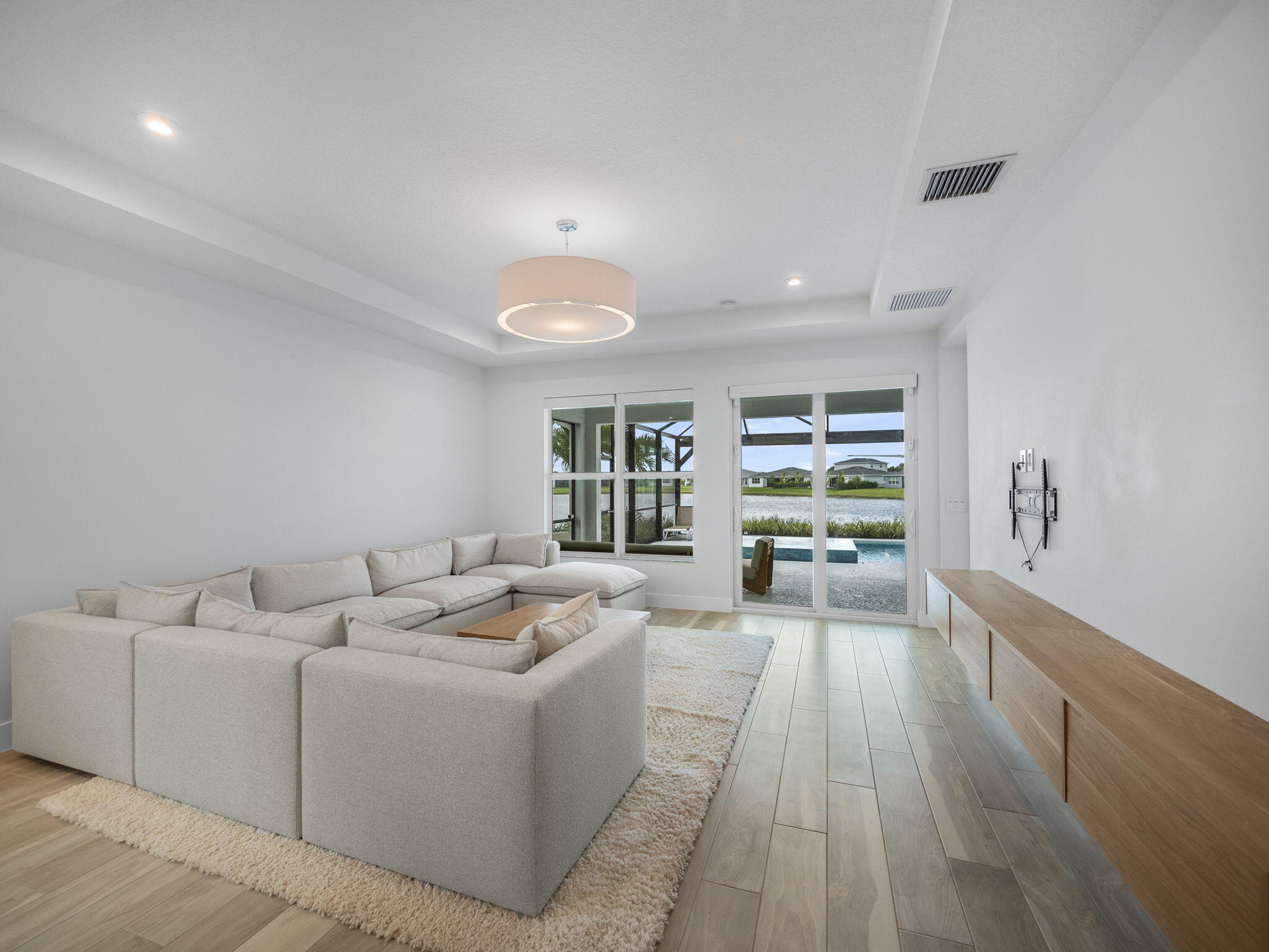 EMERY II - Residential