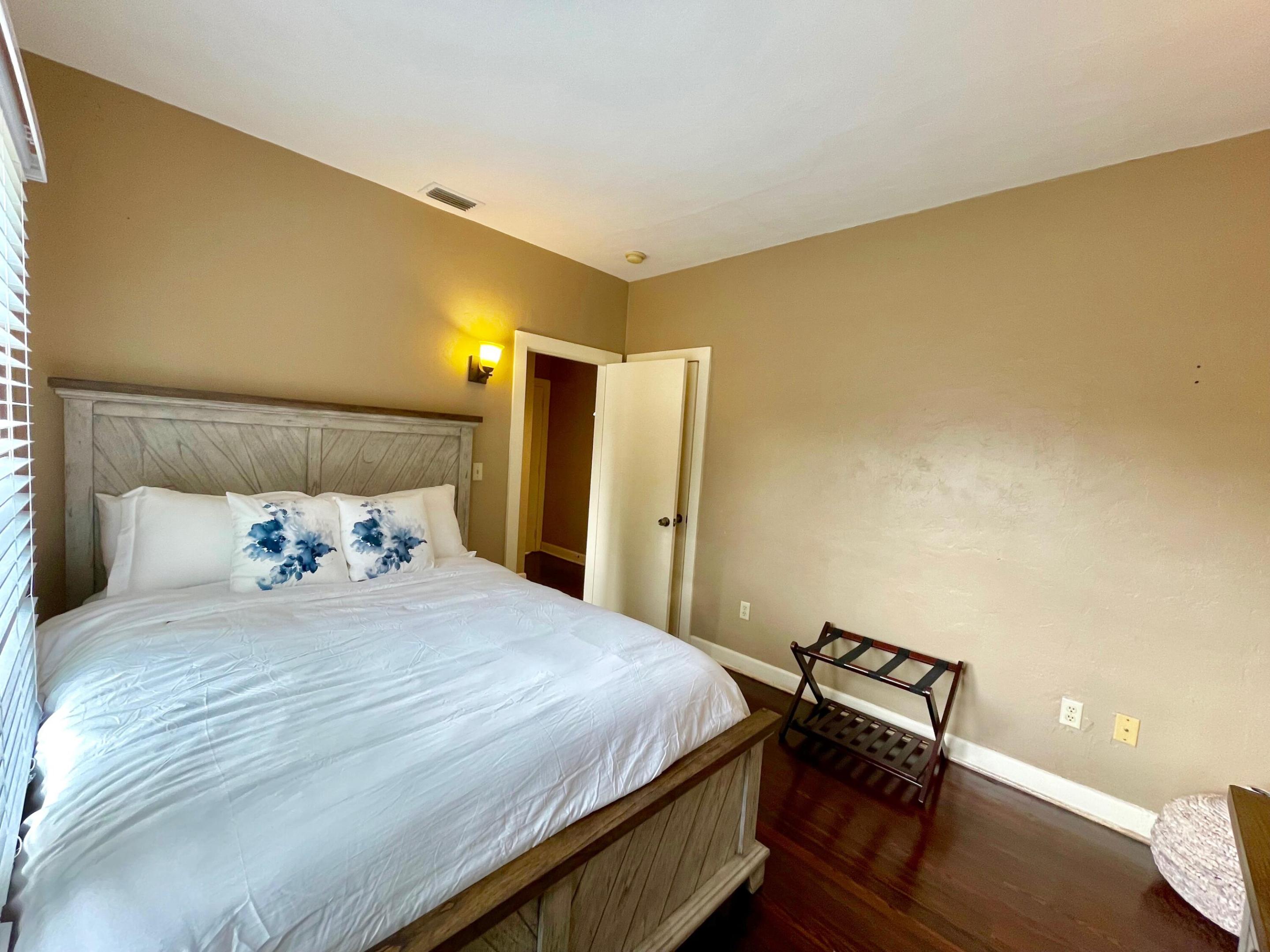 FERNWOOD - Residential Lease
