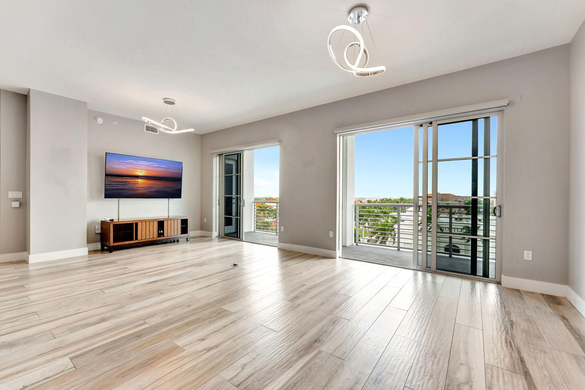 TOWER 155 CONDO - Residential