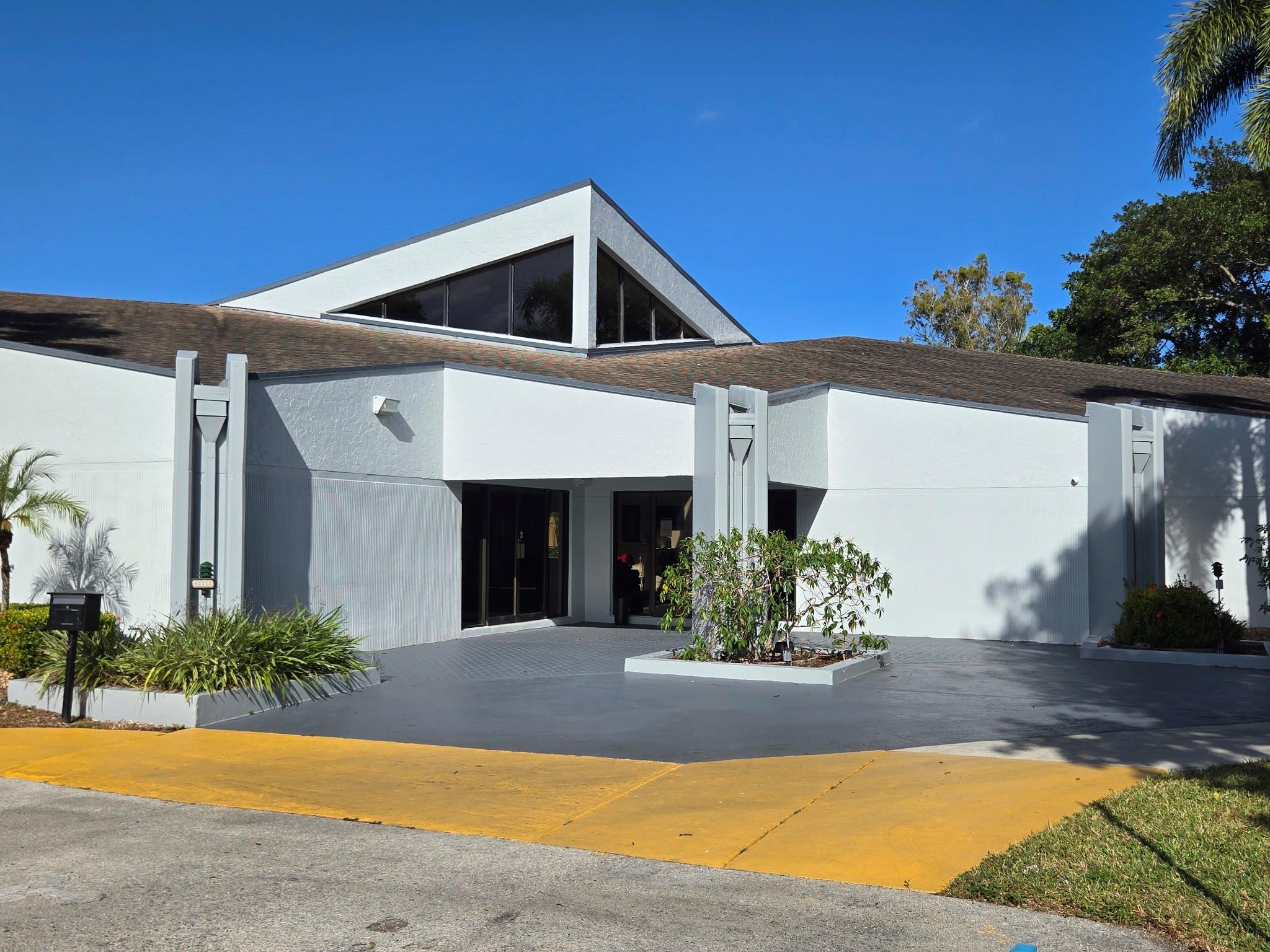 8390 Sands Point Blvd f209