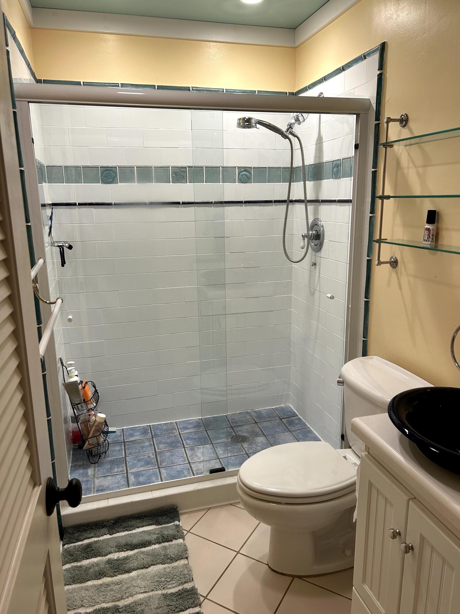 Bay Colony Club - Residential