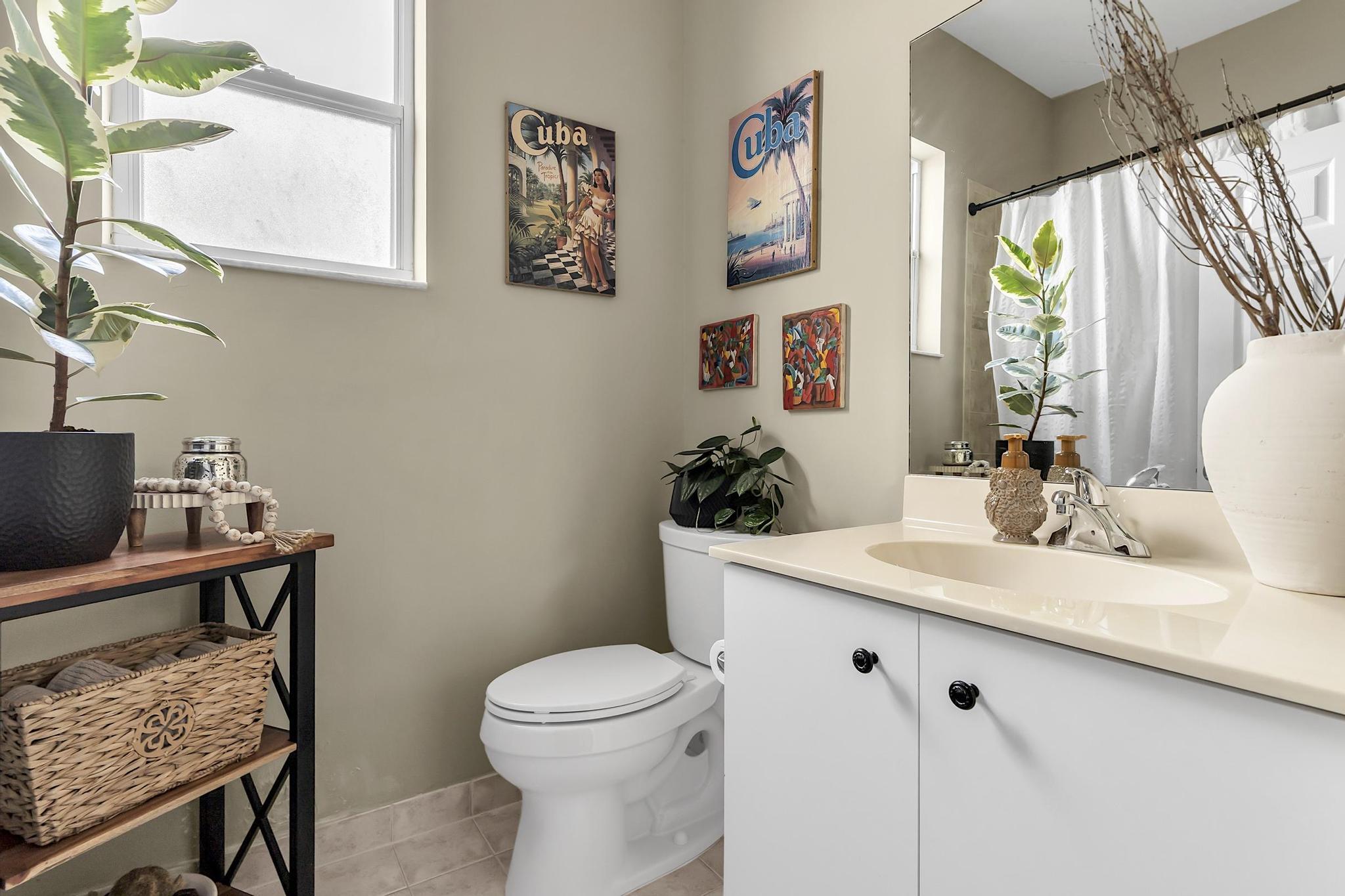 HEFTLER HOMES AT PEMBROKE SHORES - Residential