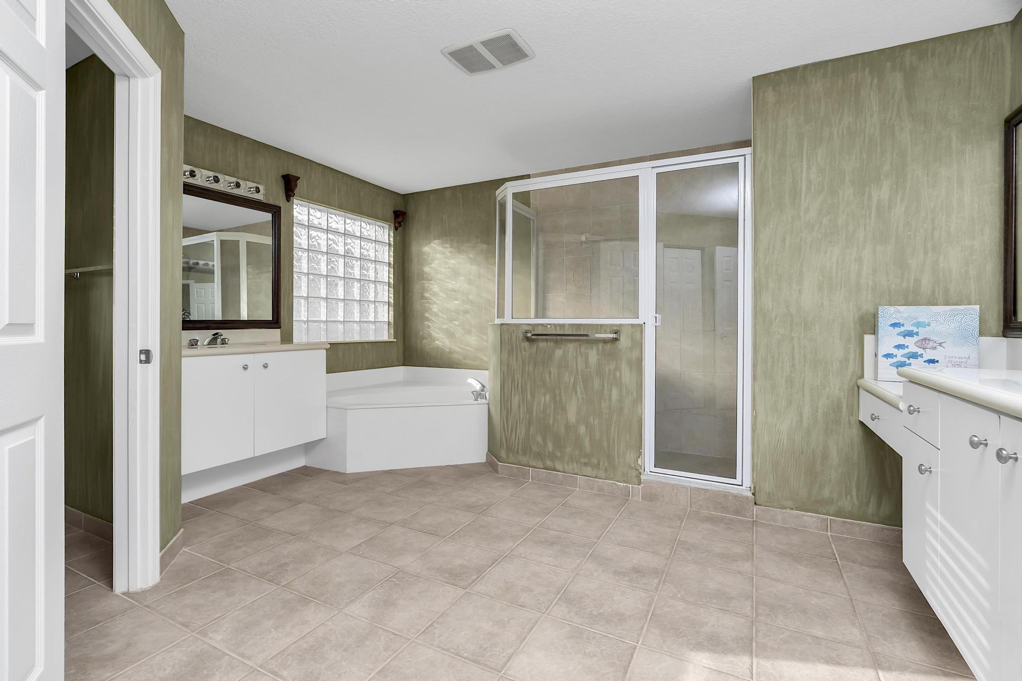 HEFTLER HOMES AT PEMBROKE SHORES - Residential