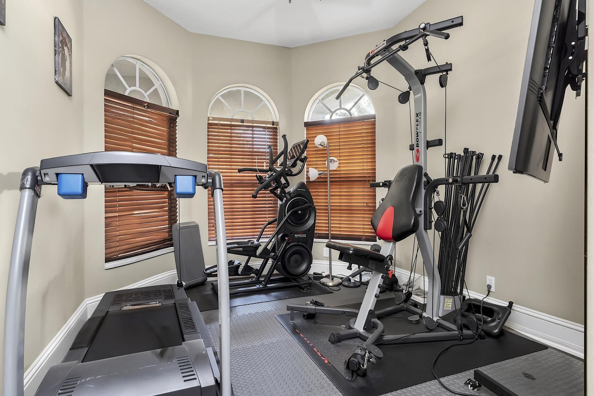 HEFTLER HOMES AT PEMBROKE SHORES - Residential