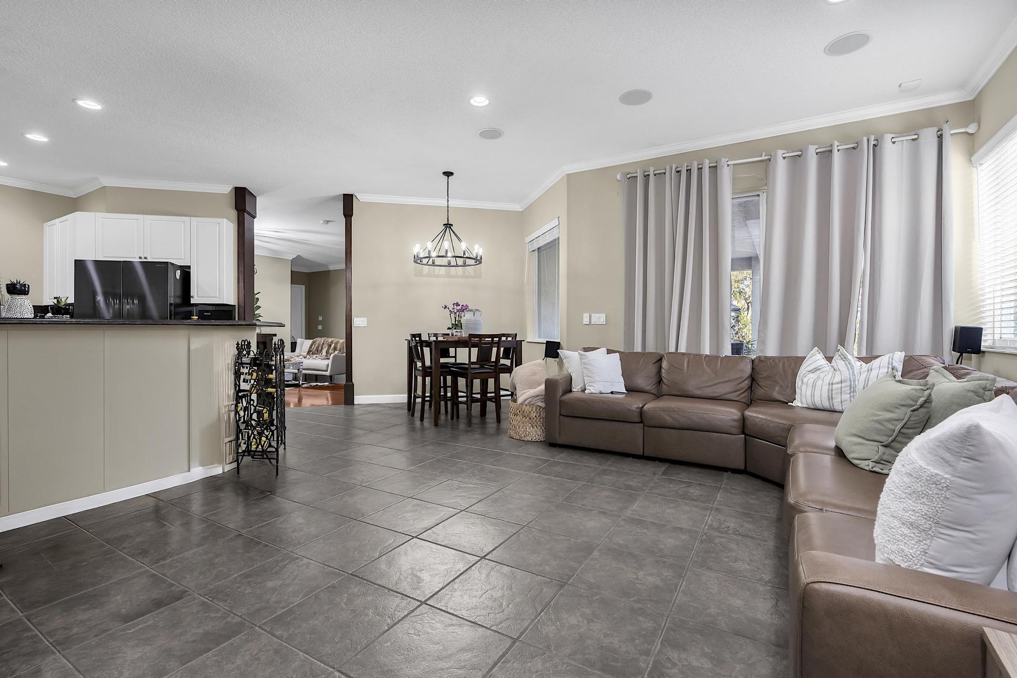 HEFTLER HOMES AT PEMBROKE SHORES - Residential