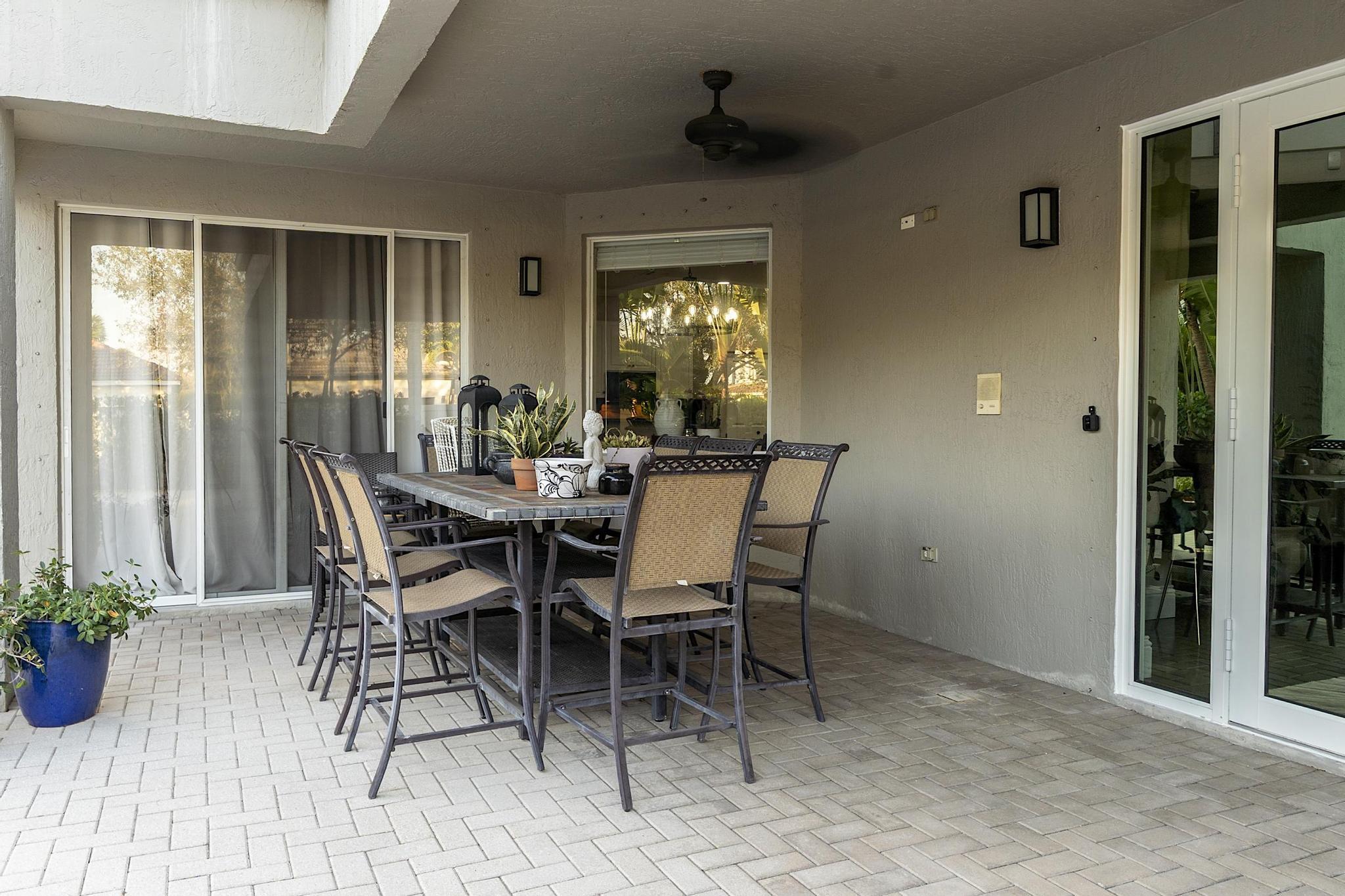 HEFTLER HOMES AT PEMBROKE SHORES - Residential