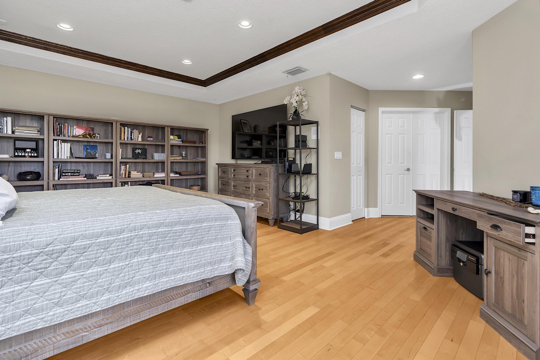 HEFTLER HOMES AT PEMBROKE SHORES - Residential