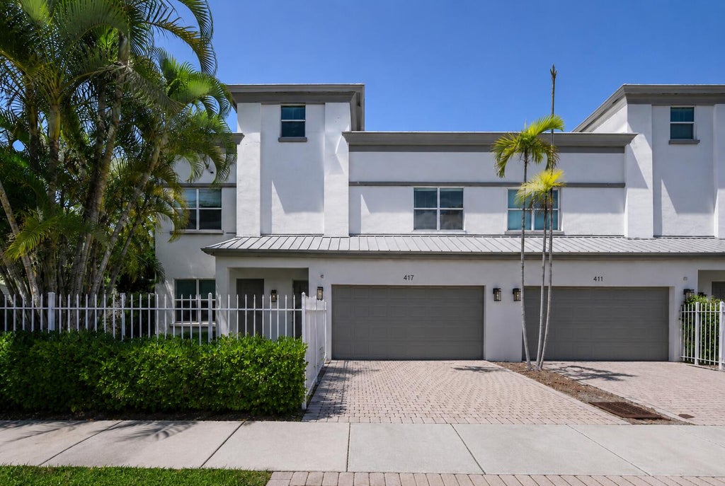 Photo of 417 SW 8th Street, Fort Lauderdale, FL 33315 (MLS # B26036682)