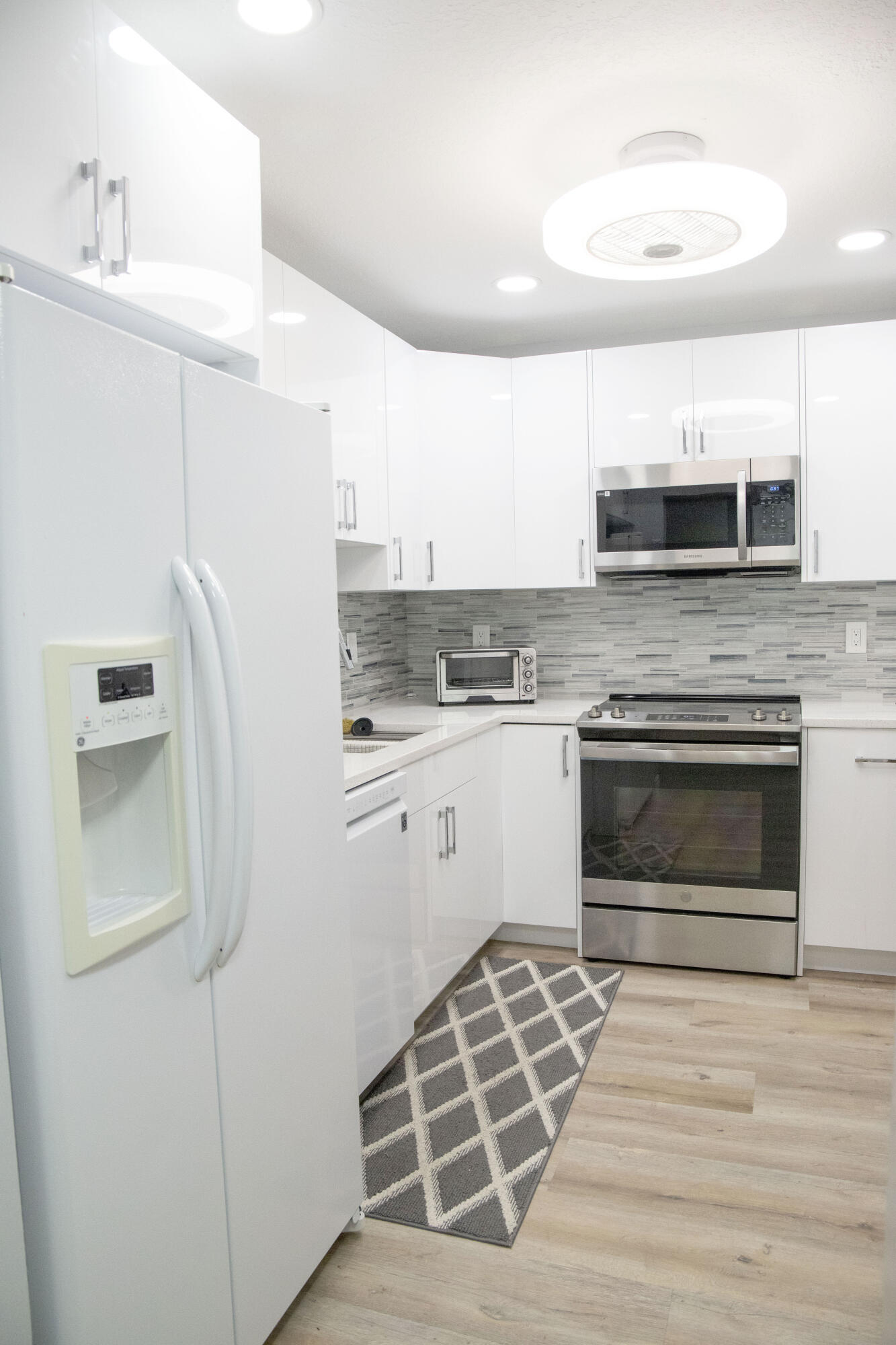 SOMERSET NO FIVE CONDO - Residential Lease