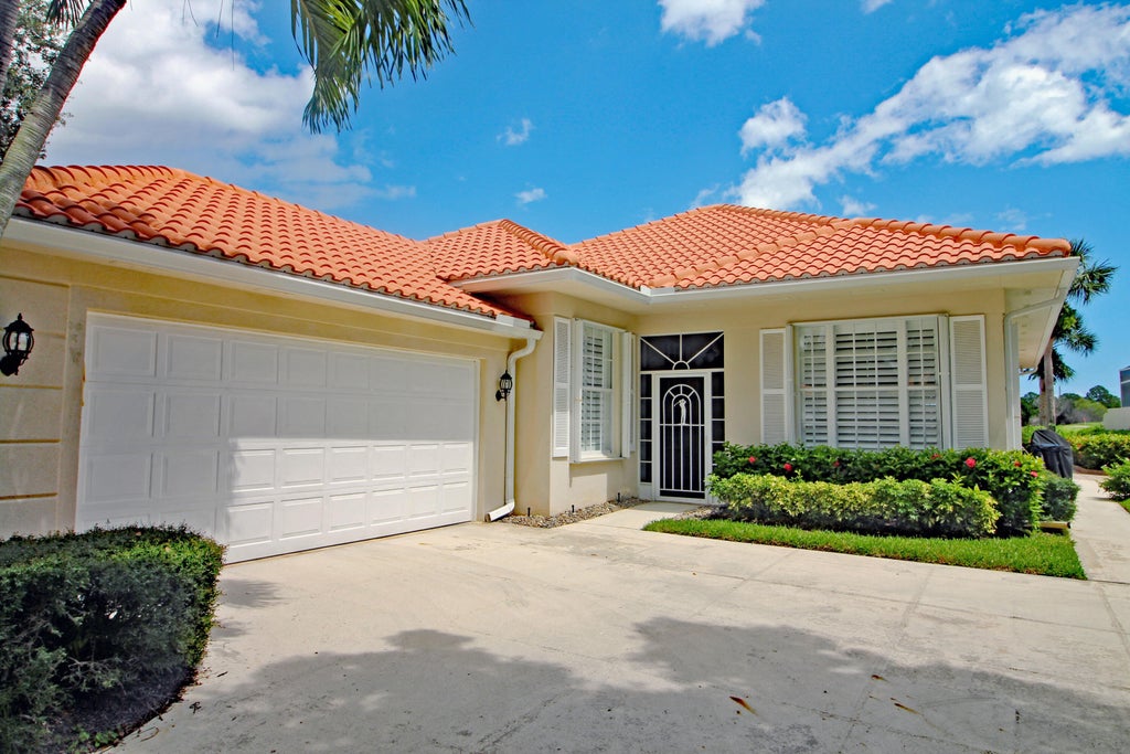 Photo of 7992 SE Double Tree Drive, Hobe Sound, FL 33455 (MLS # R11023677)
