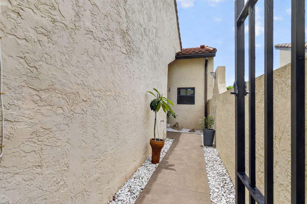 Photo of 1230 NW 22nd Avenue, Delray Beach, FL 33445 (MLS # B26038924)