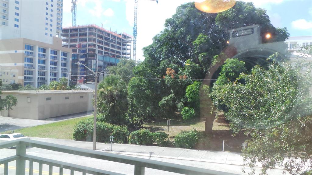 610 CLEMATIS CONDO - Residential Lease