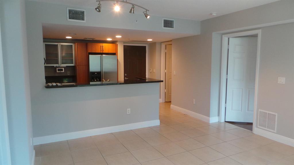 610 CLEMATIS CONDO - Residential Lease