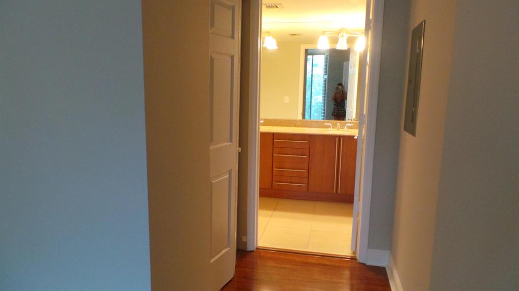 610 CLEMATIS CONDO - Residential Lease