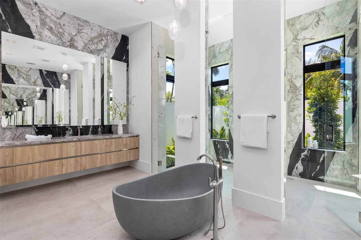 SUNSHINE RANCHES - Residential