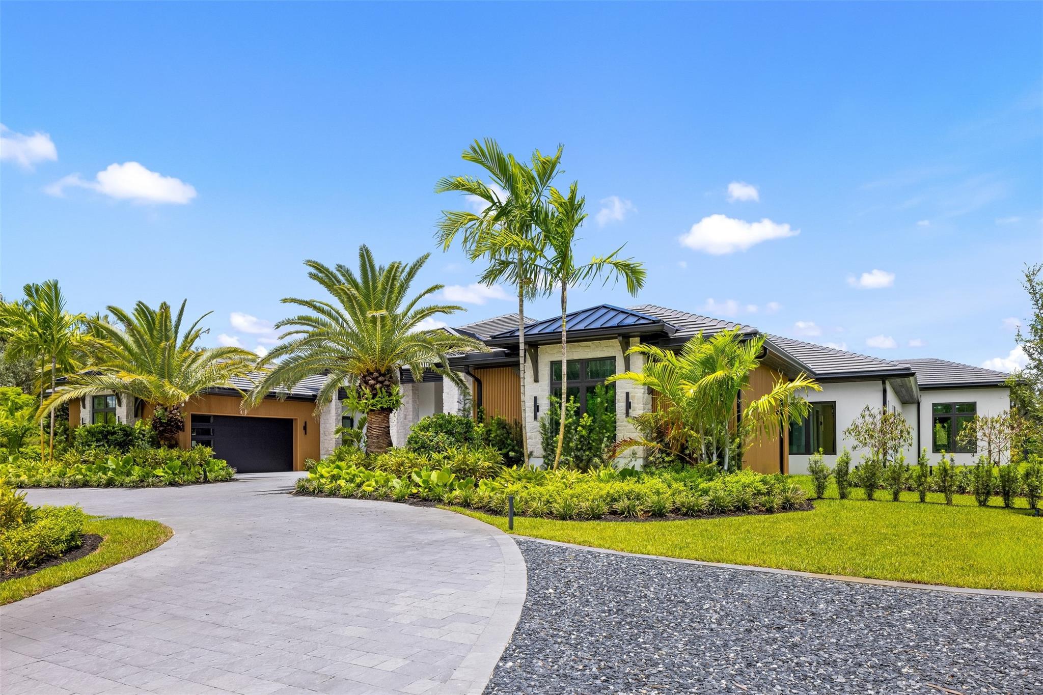 SUNSHINE RANCHES - Residential