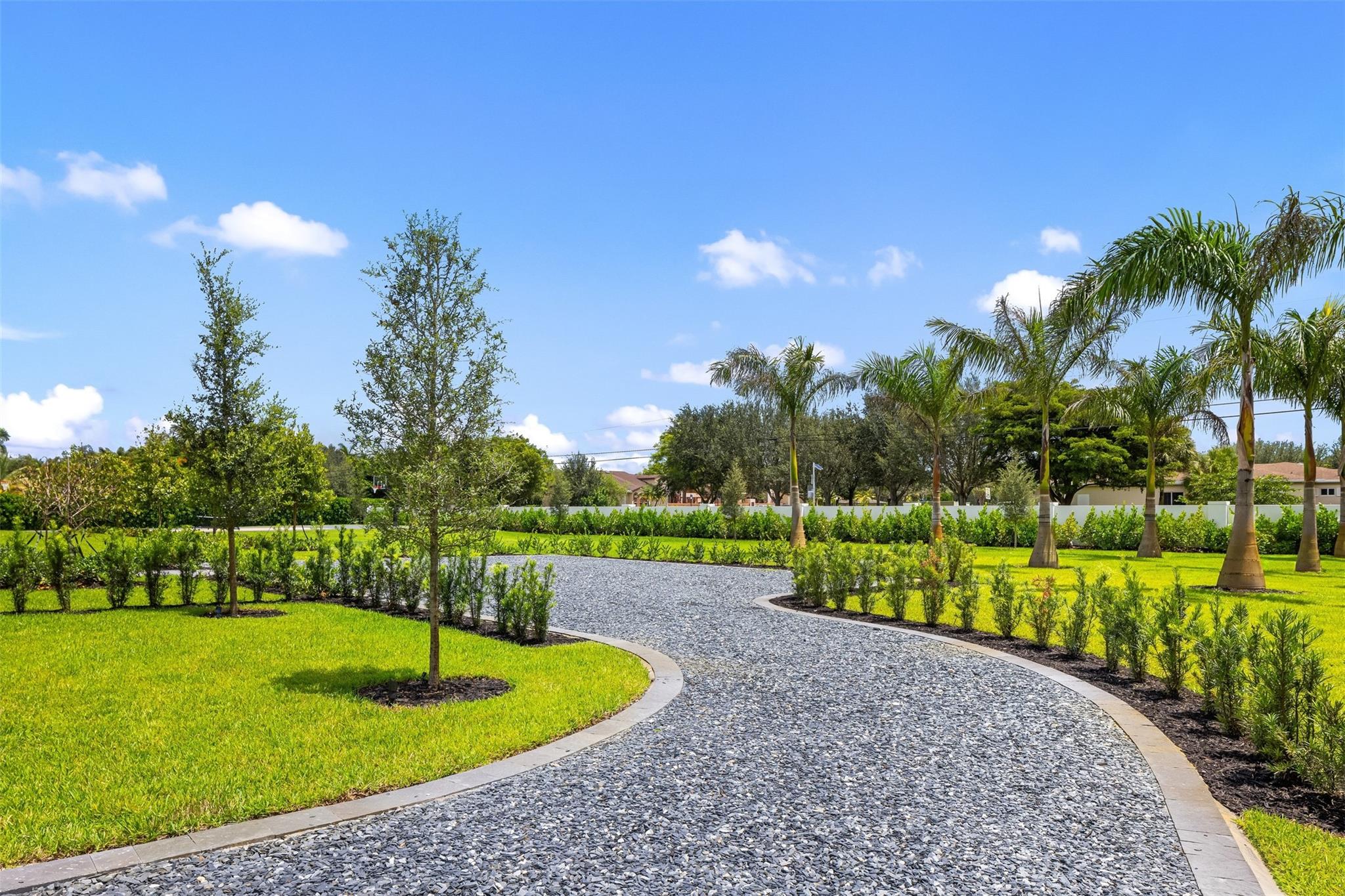 SUNSHINE RANCHES - Residential