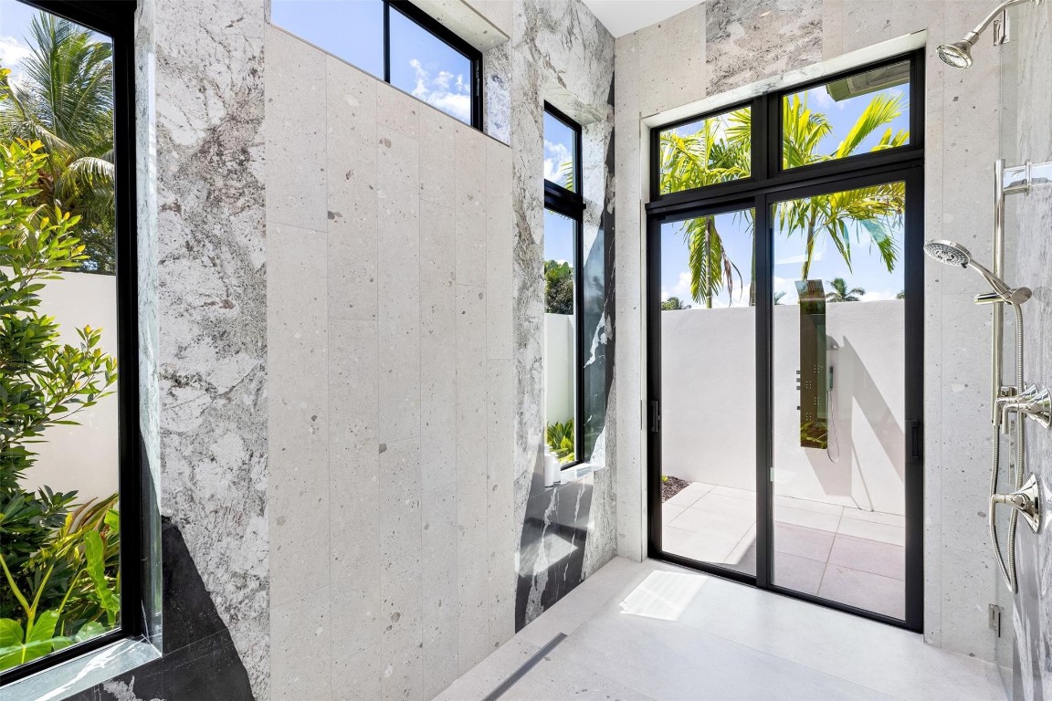 SUNSHINE RANCHES - Residential