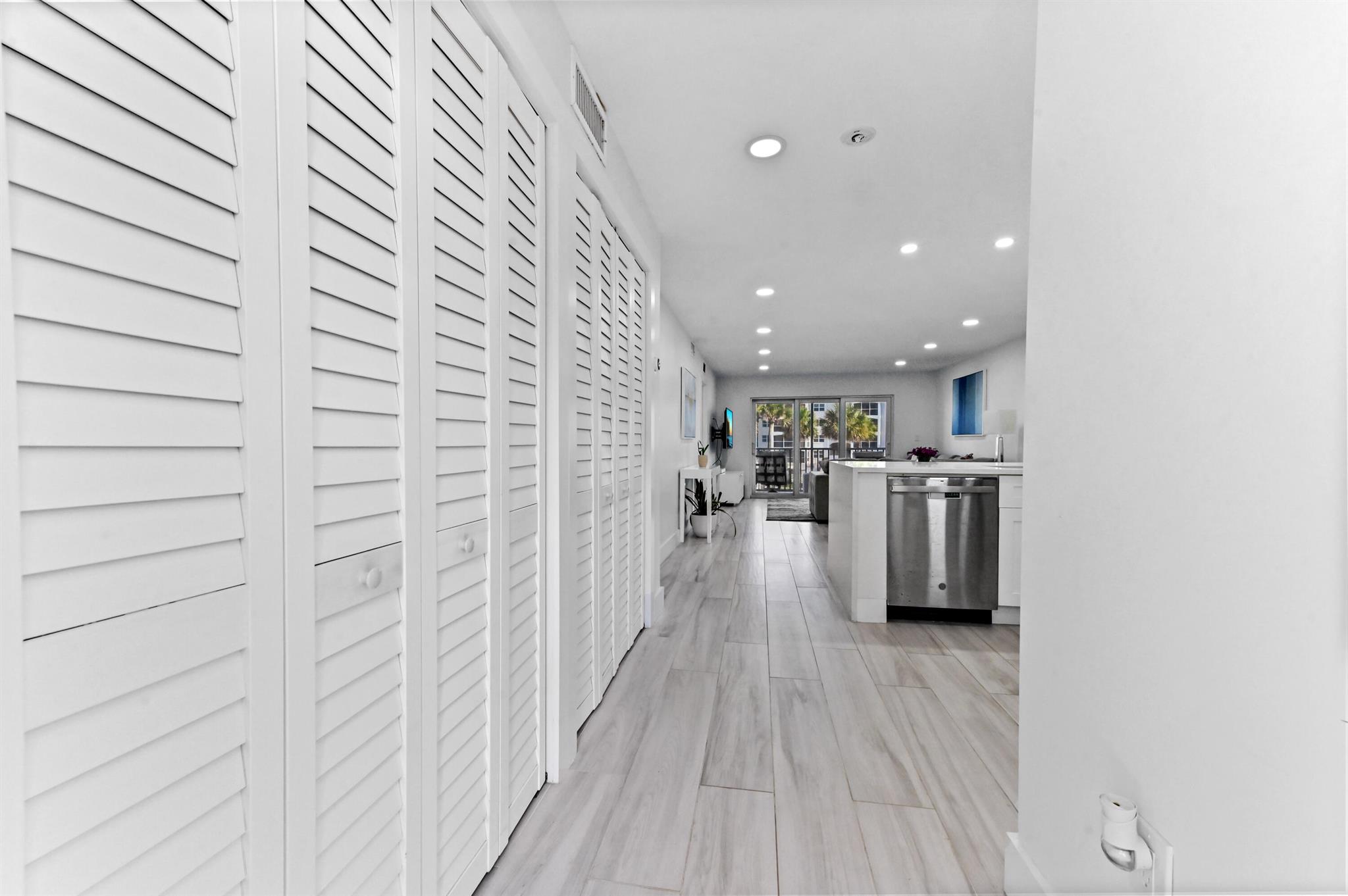 2871 N Ocean Boulevard C211